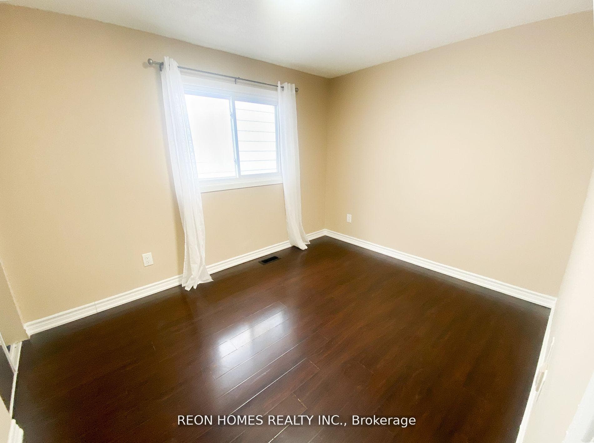 1378 Everton Street photo 17