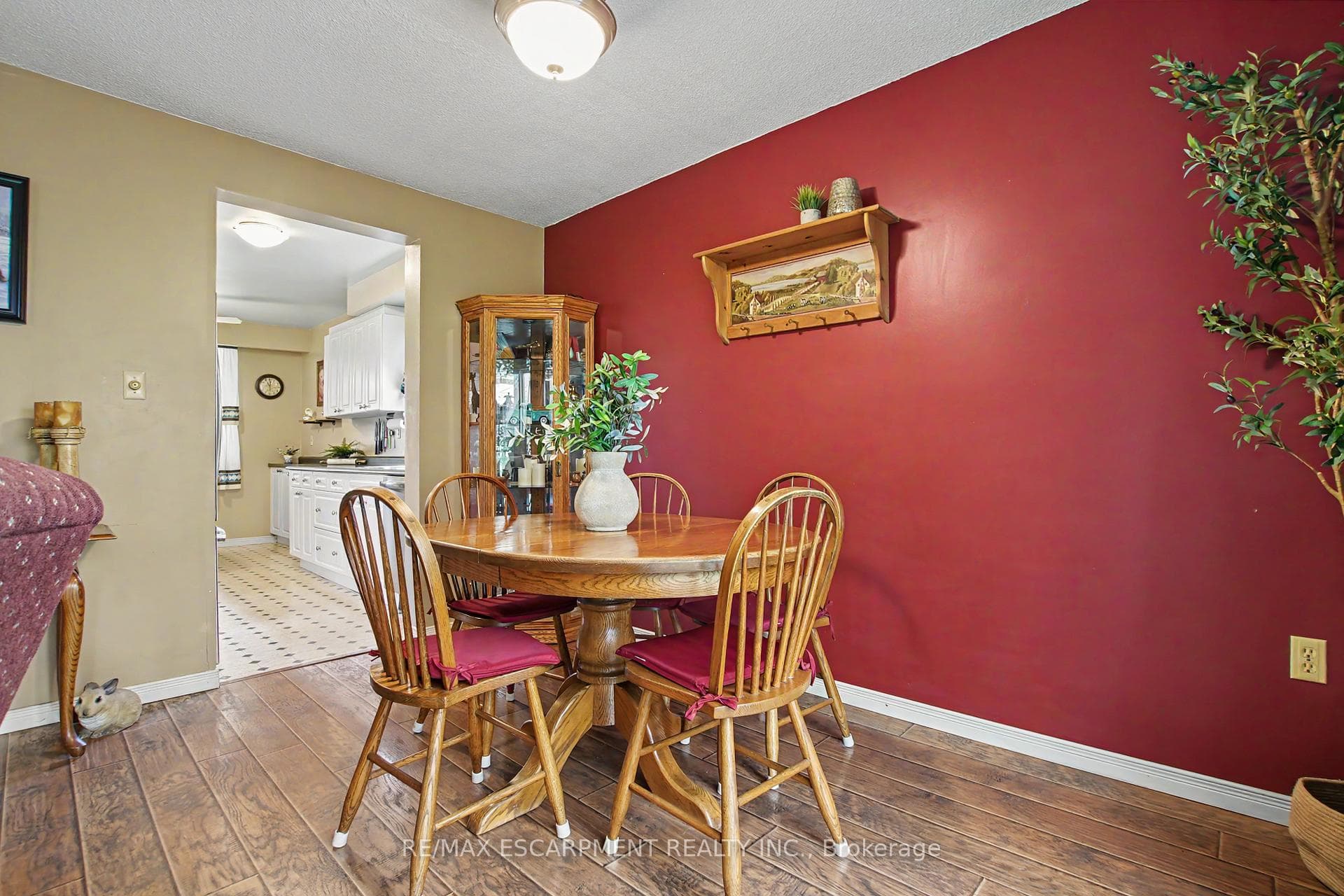 196 Guildwood Drive photo 13