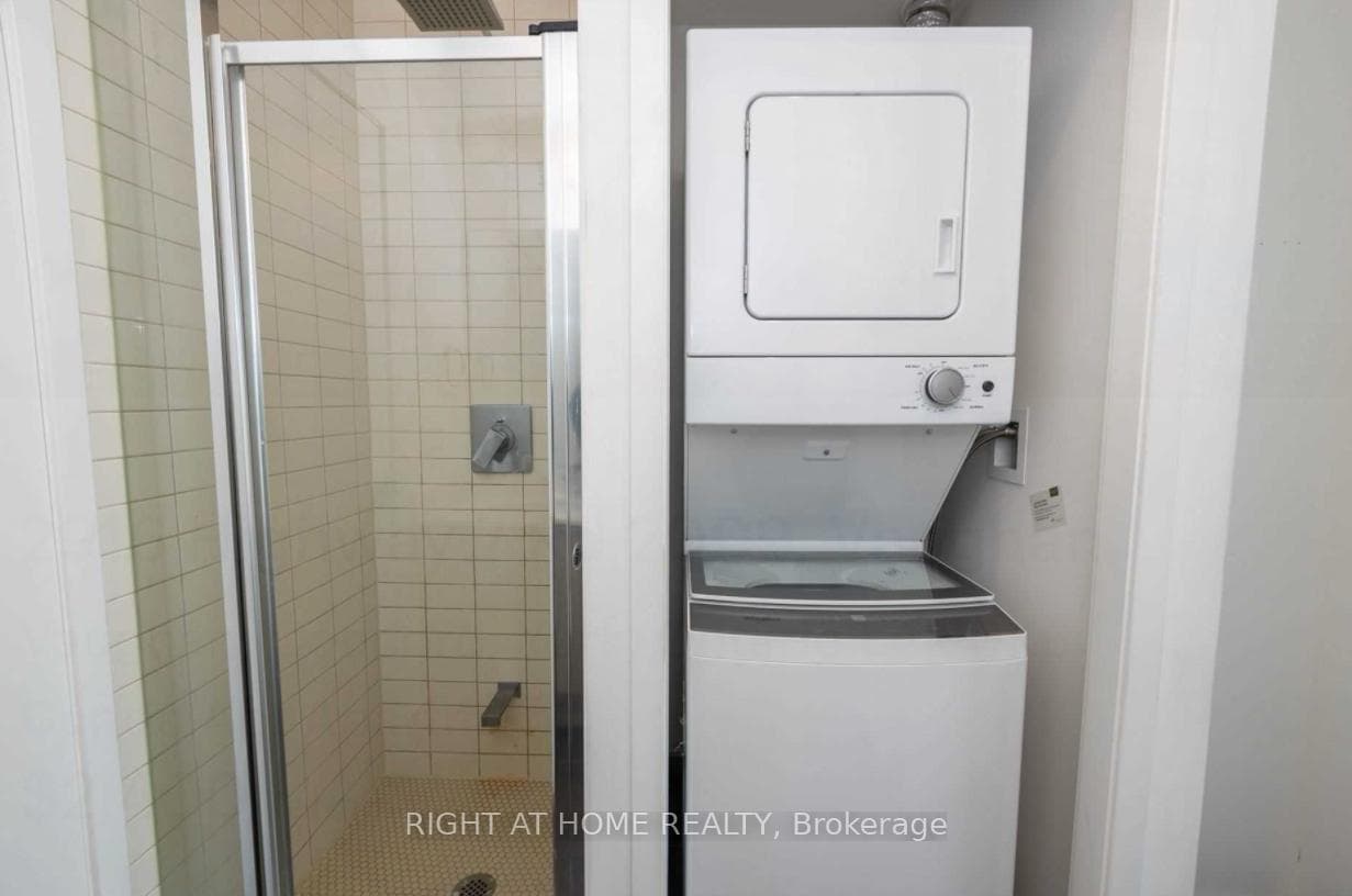 2916 Highway 7 Road Unit 2009 photo 15