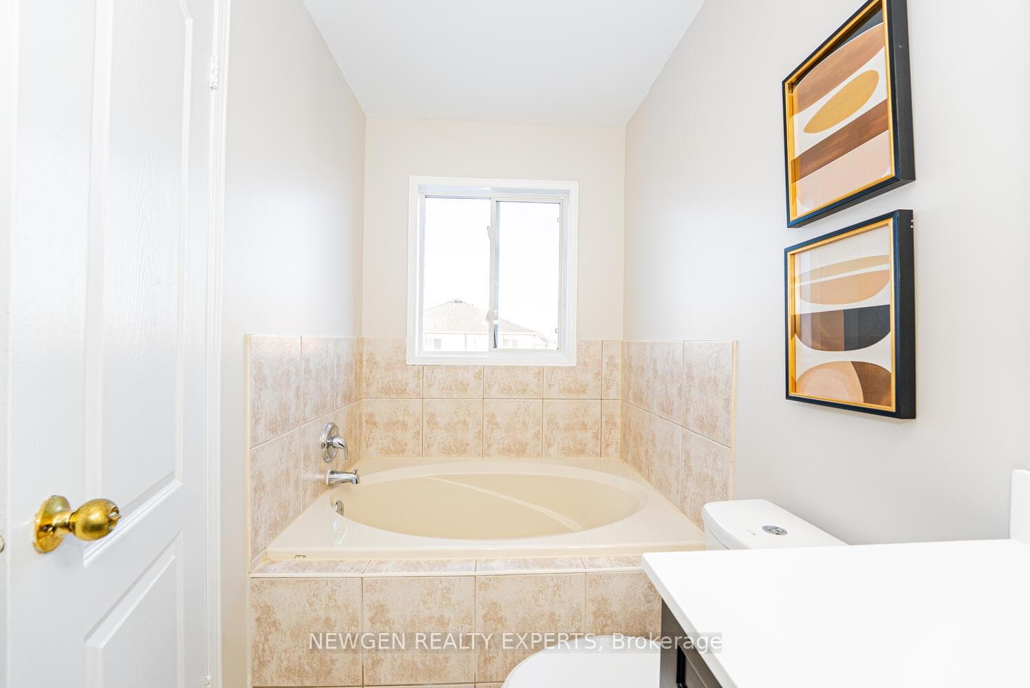 23 Whiteface Crescent photo 35