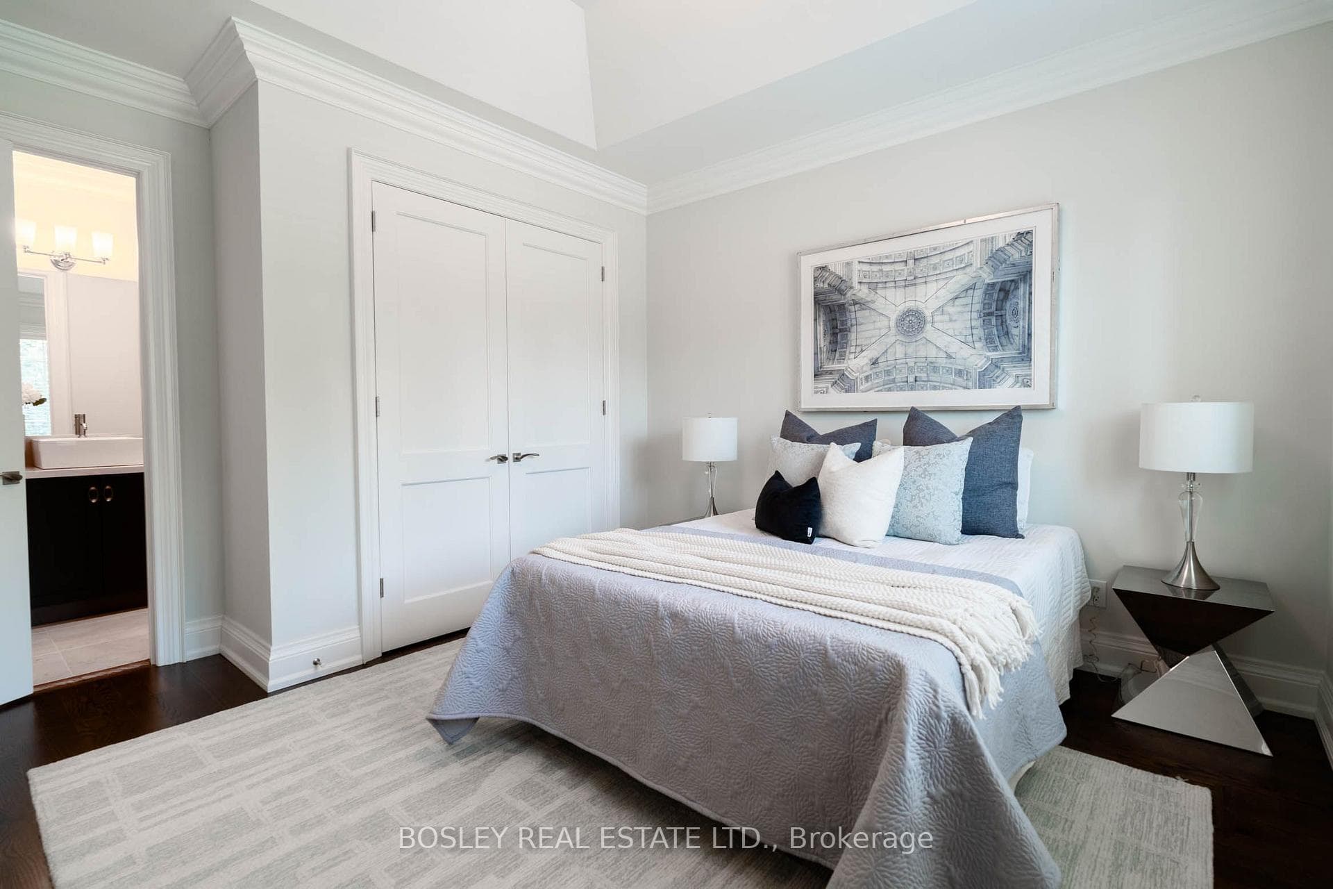 61 Rykert Crescent photo 33