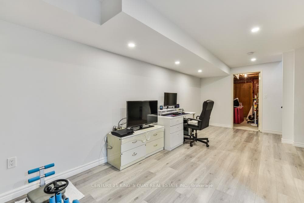 89 D'Amato Crescent photo 29