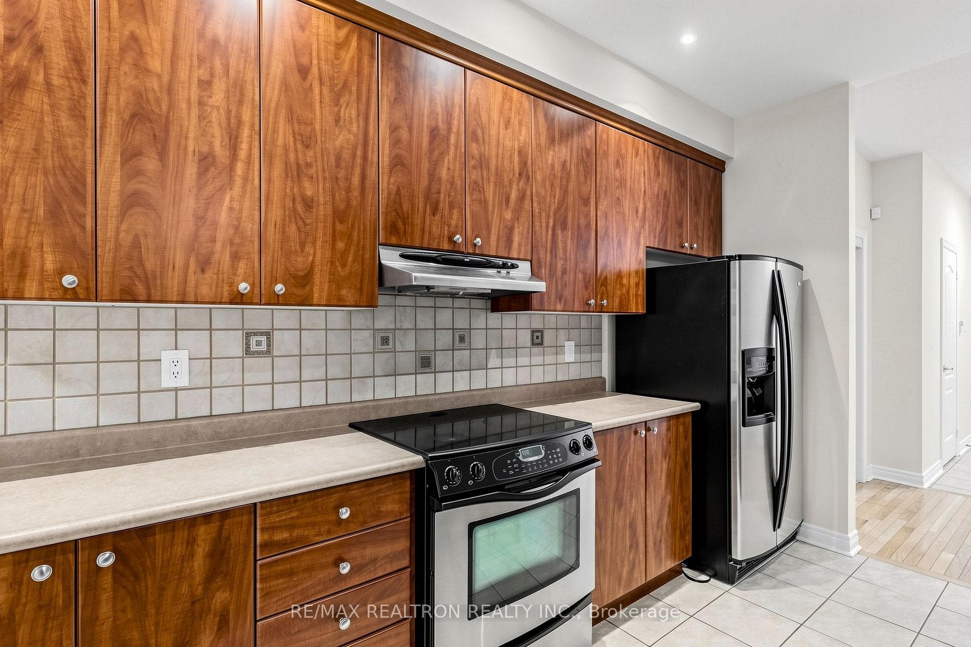 142 Mistywood Crescent photo 13