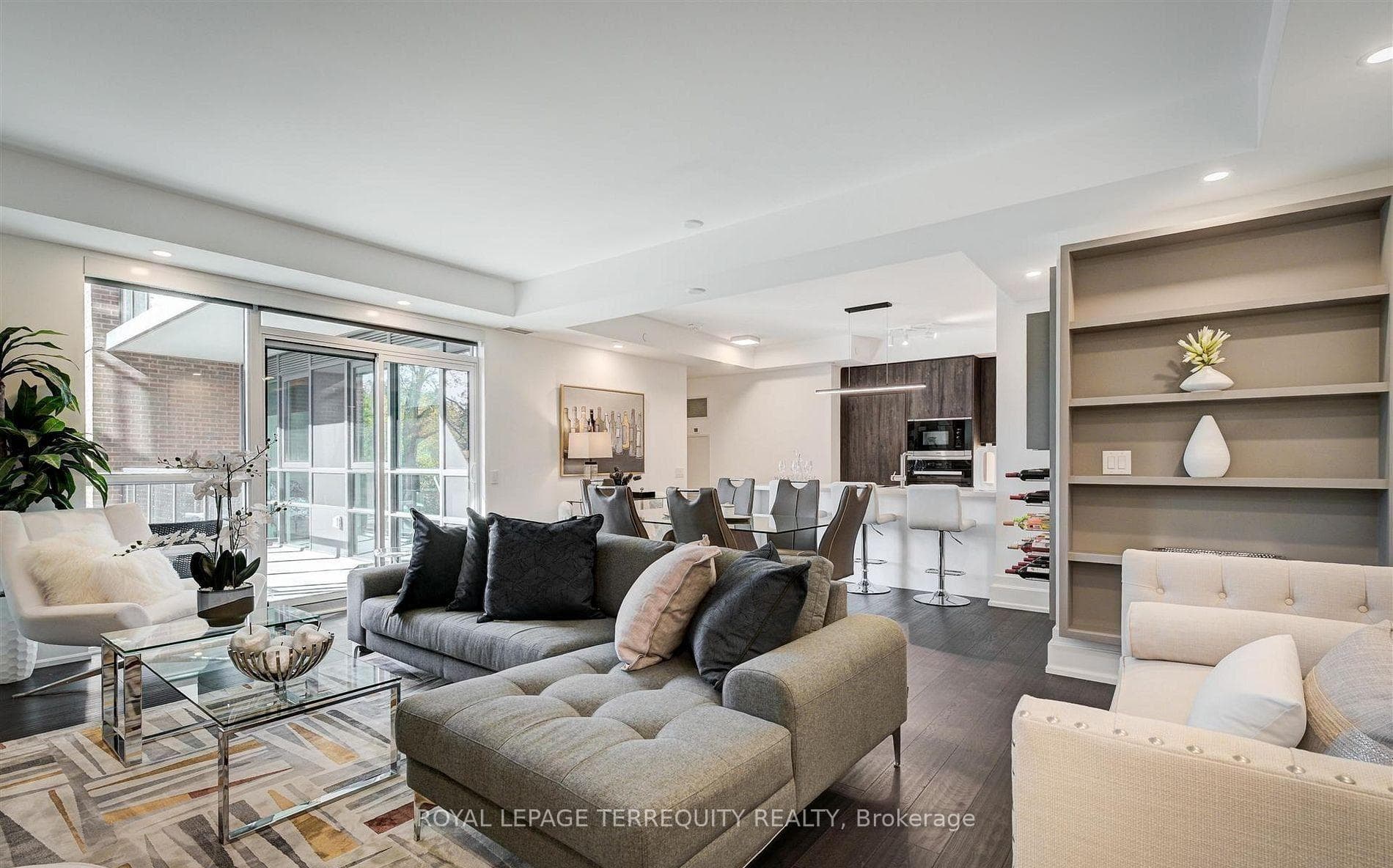 3 Southvale Drive Unit 401 photo 1