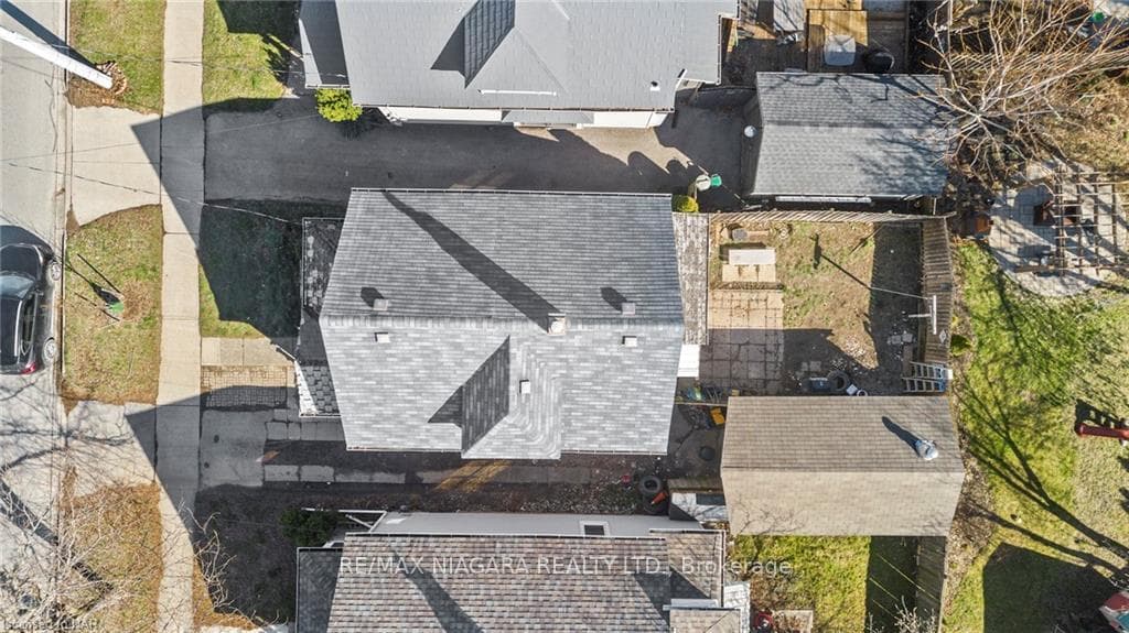 176 Lake Street photo 24