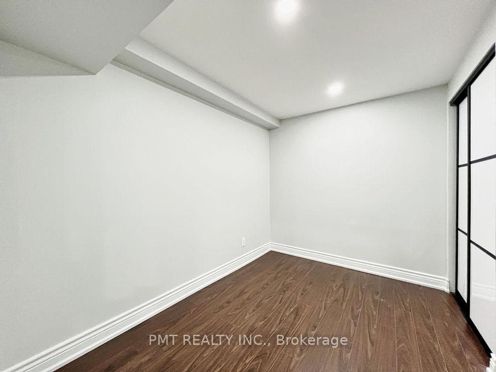 81 Burlington Street photo 33