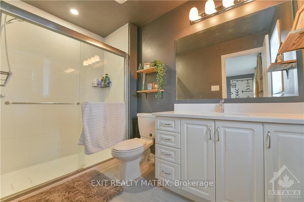 752 CASHMERE Terrace photo 18