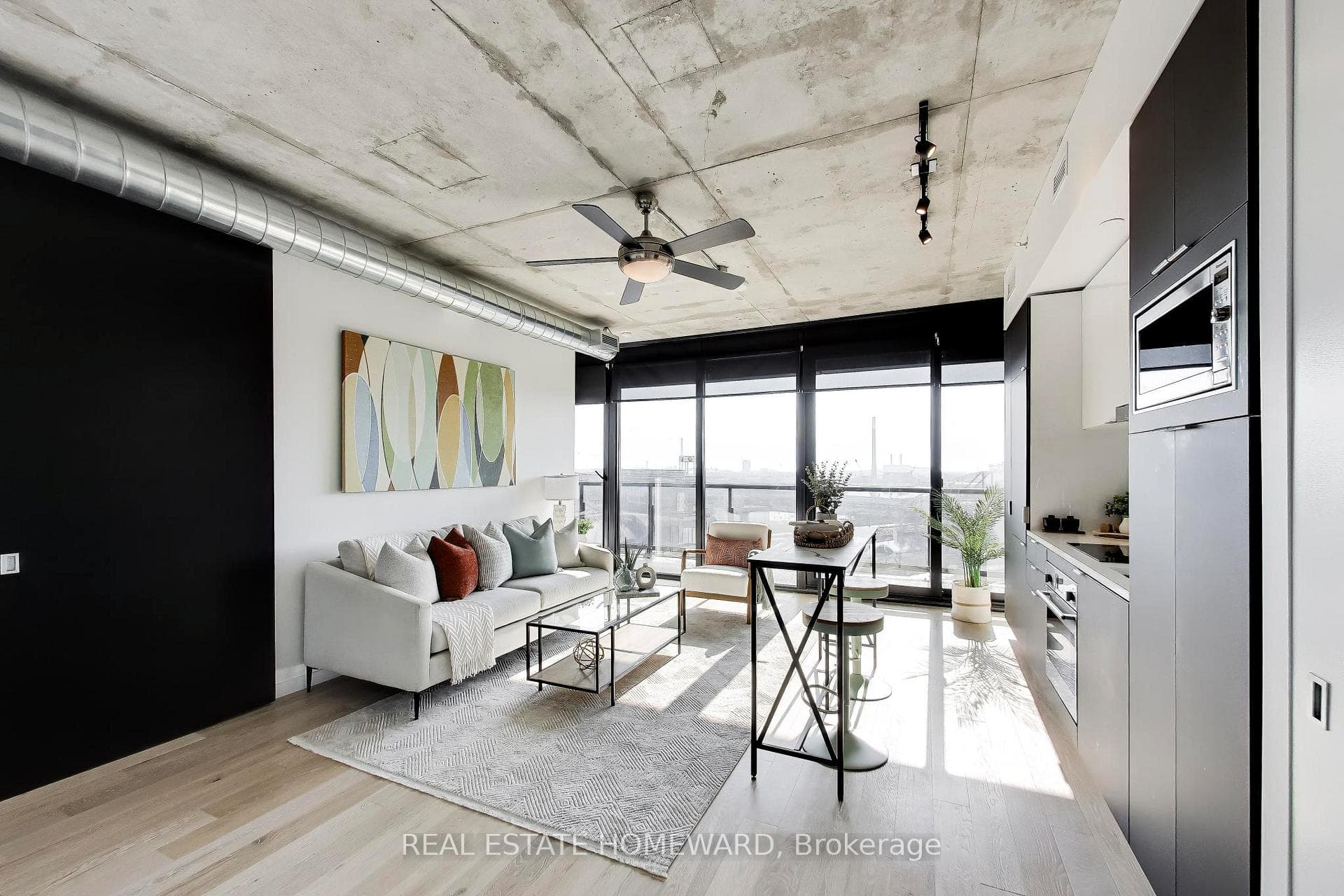 170 Bayview Avenue Unit 1011 photo 2