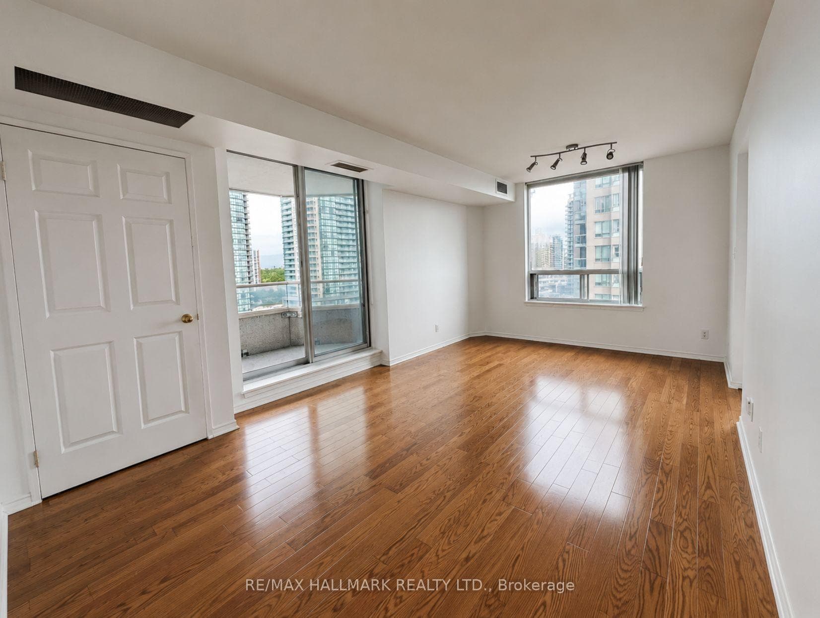 35 Empress Avenue Unit 1410 photo 7