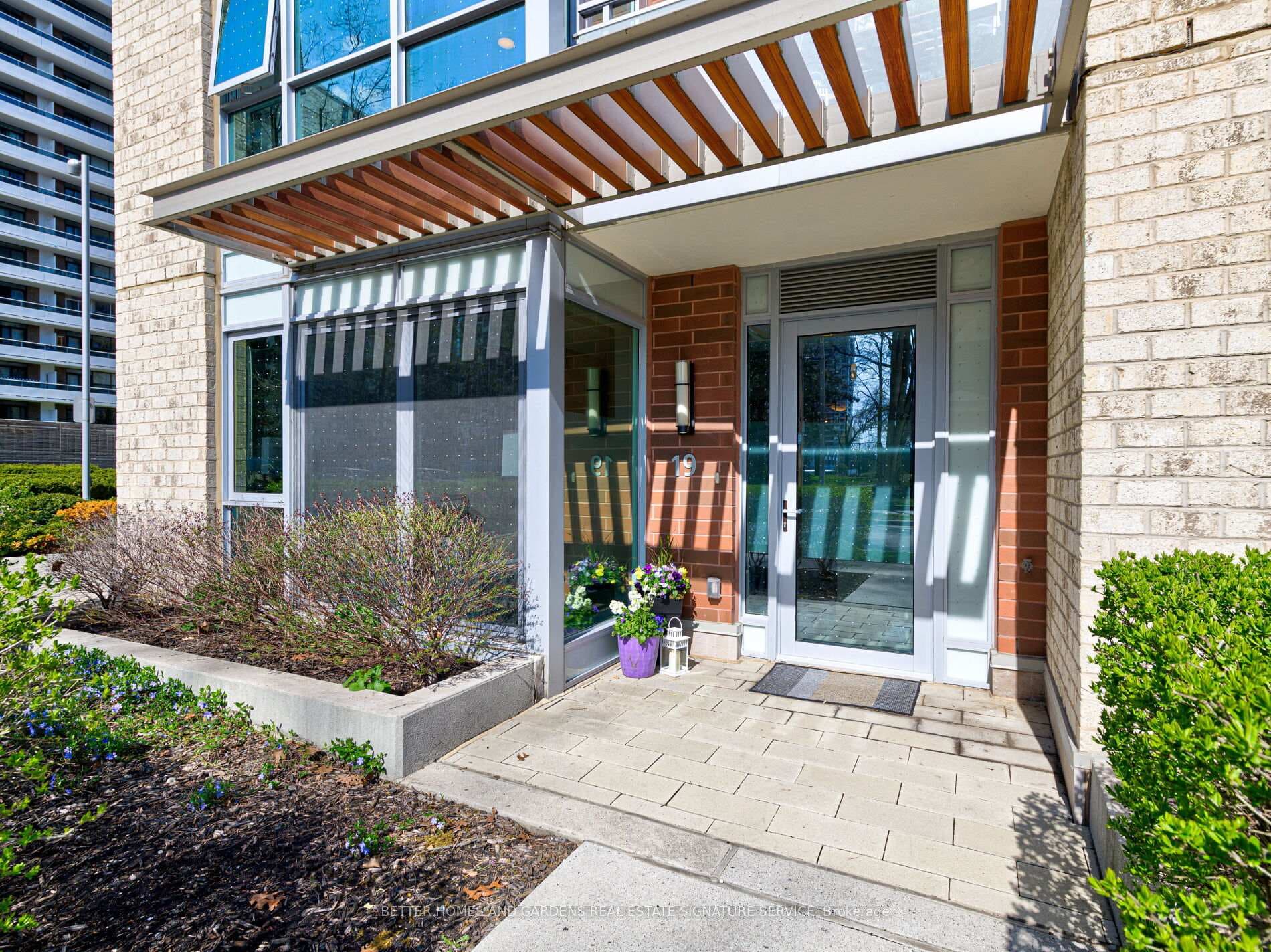 1830 Bloor Street Unit 112 photo 2