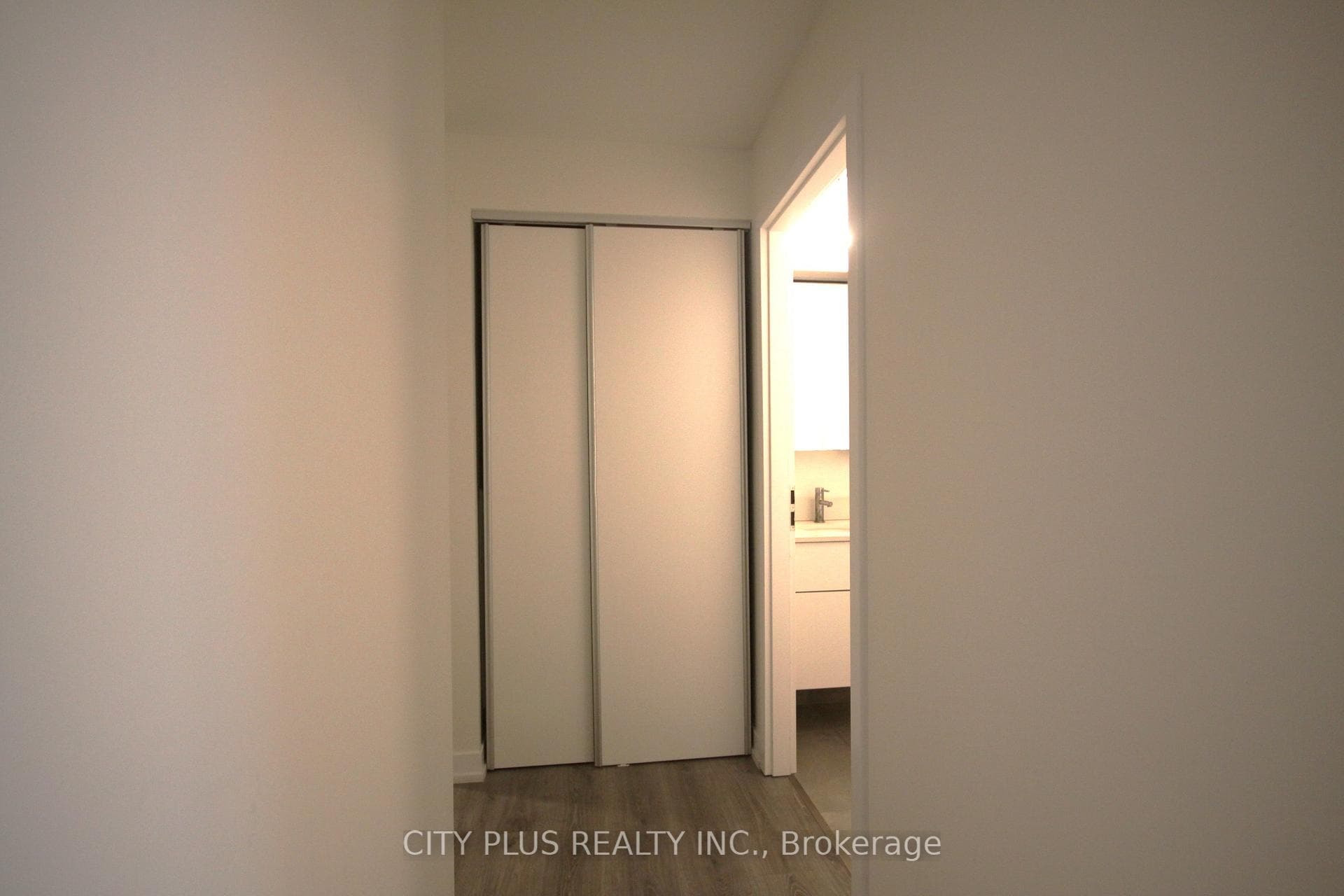 60 Frederick Street Unit 1009 photo 14