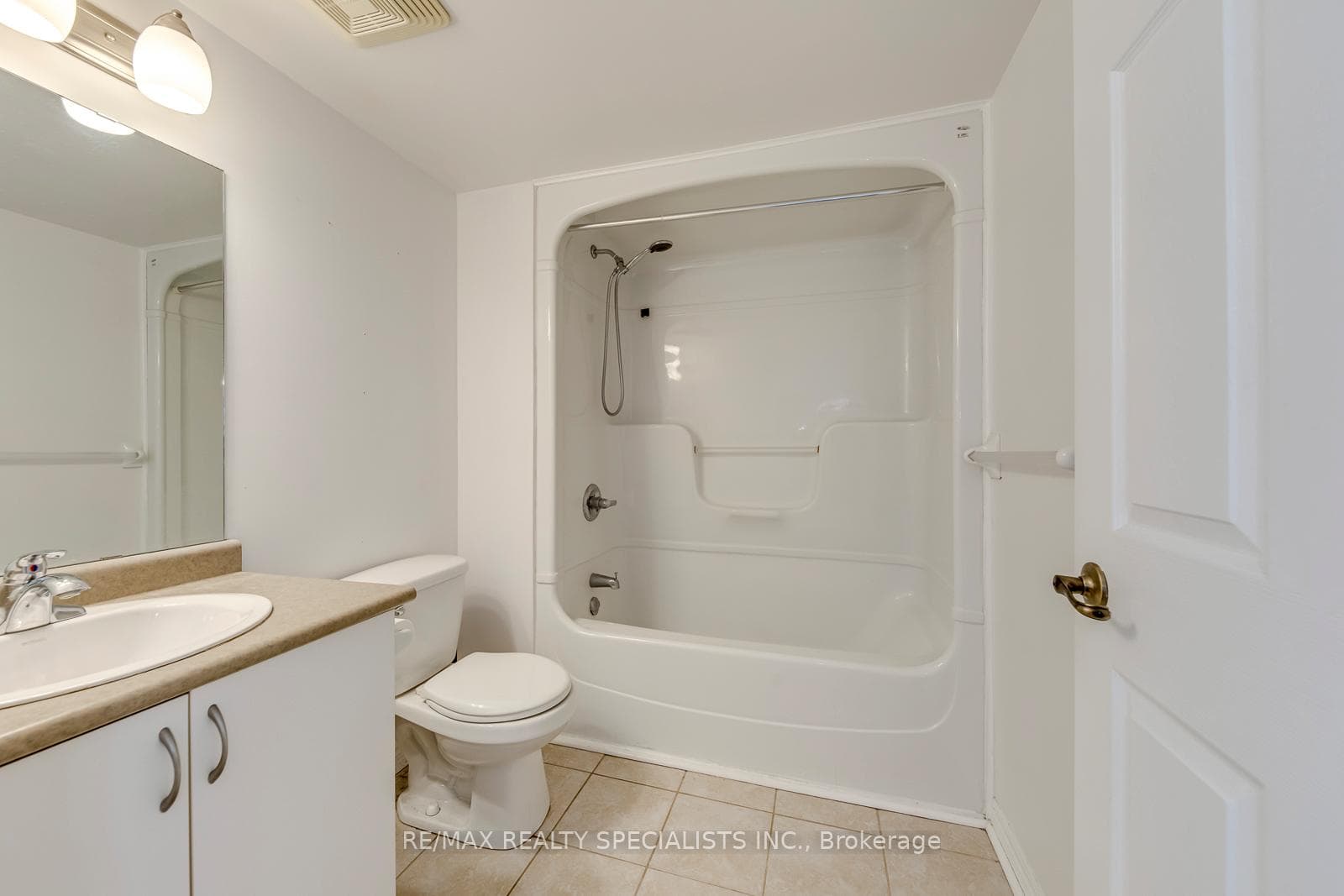2035 Appleby Line Unit 308 photo 22
