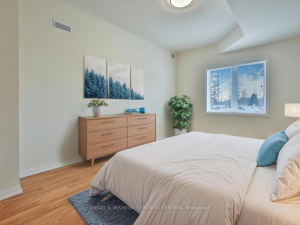 16 Westbury Road Unit 113 photo 3