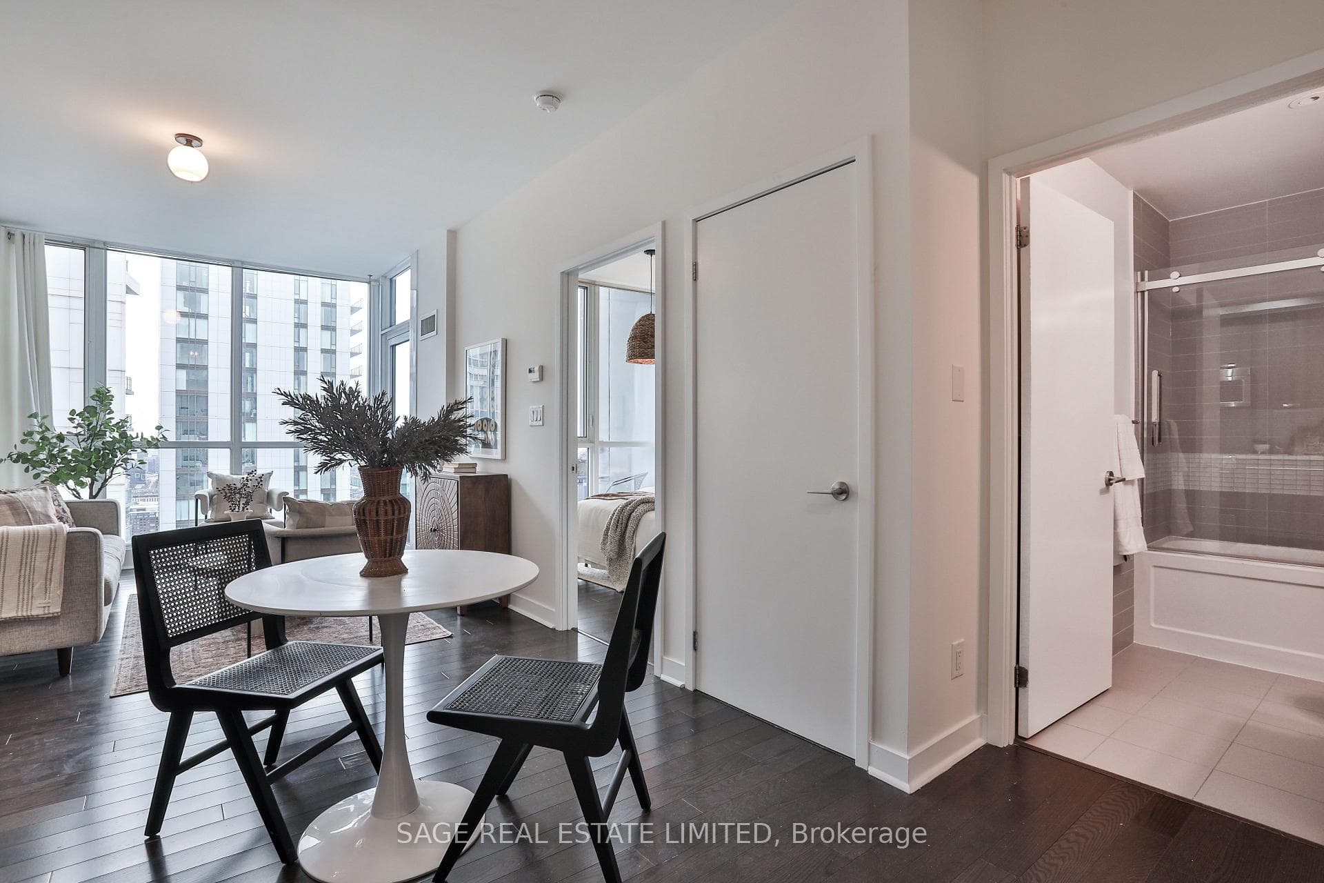 295 Adelaide Street Unit 4511 photo 5
