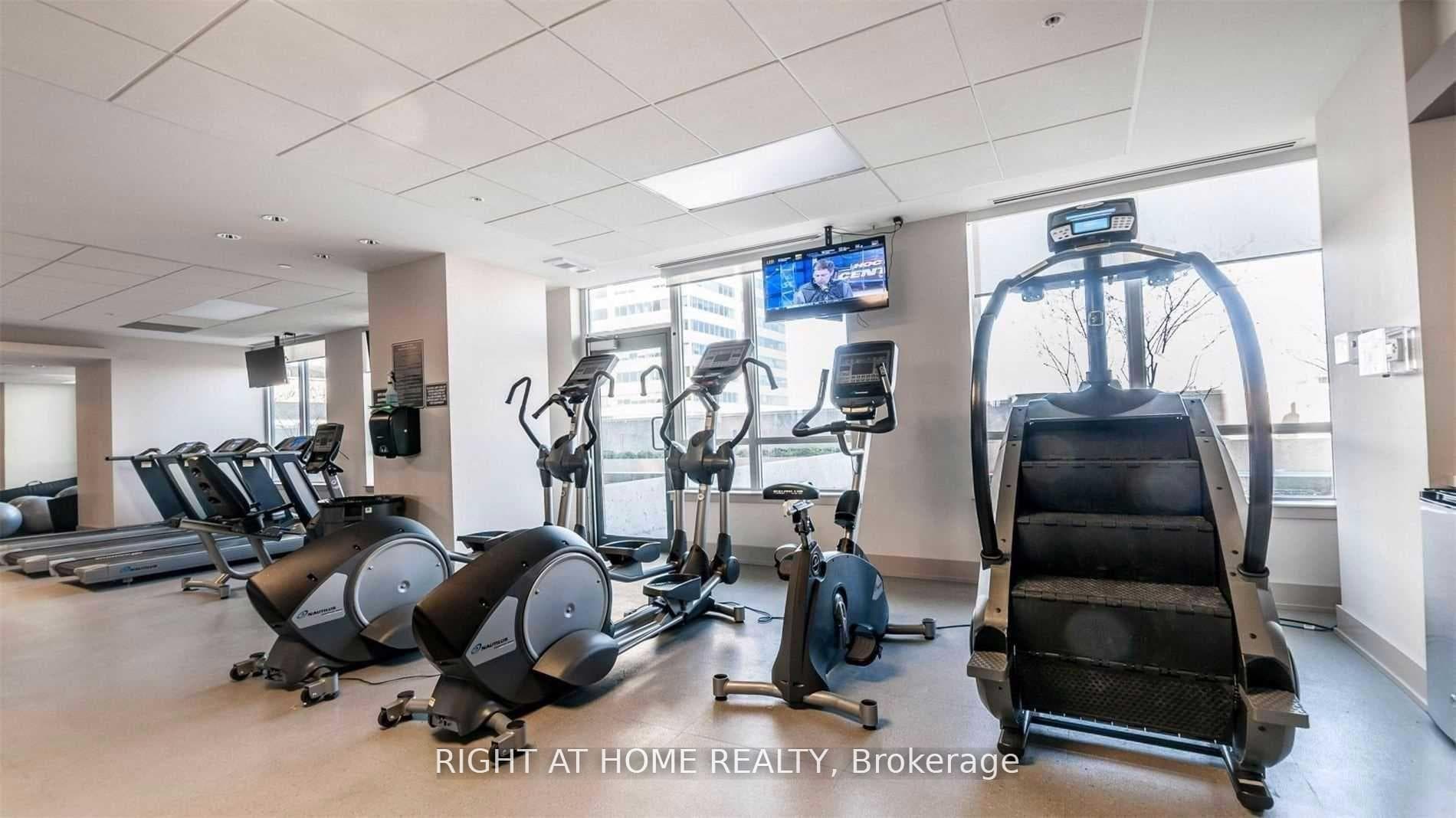 7171 Yonge Street Unit 606 photo 14
