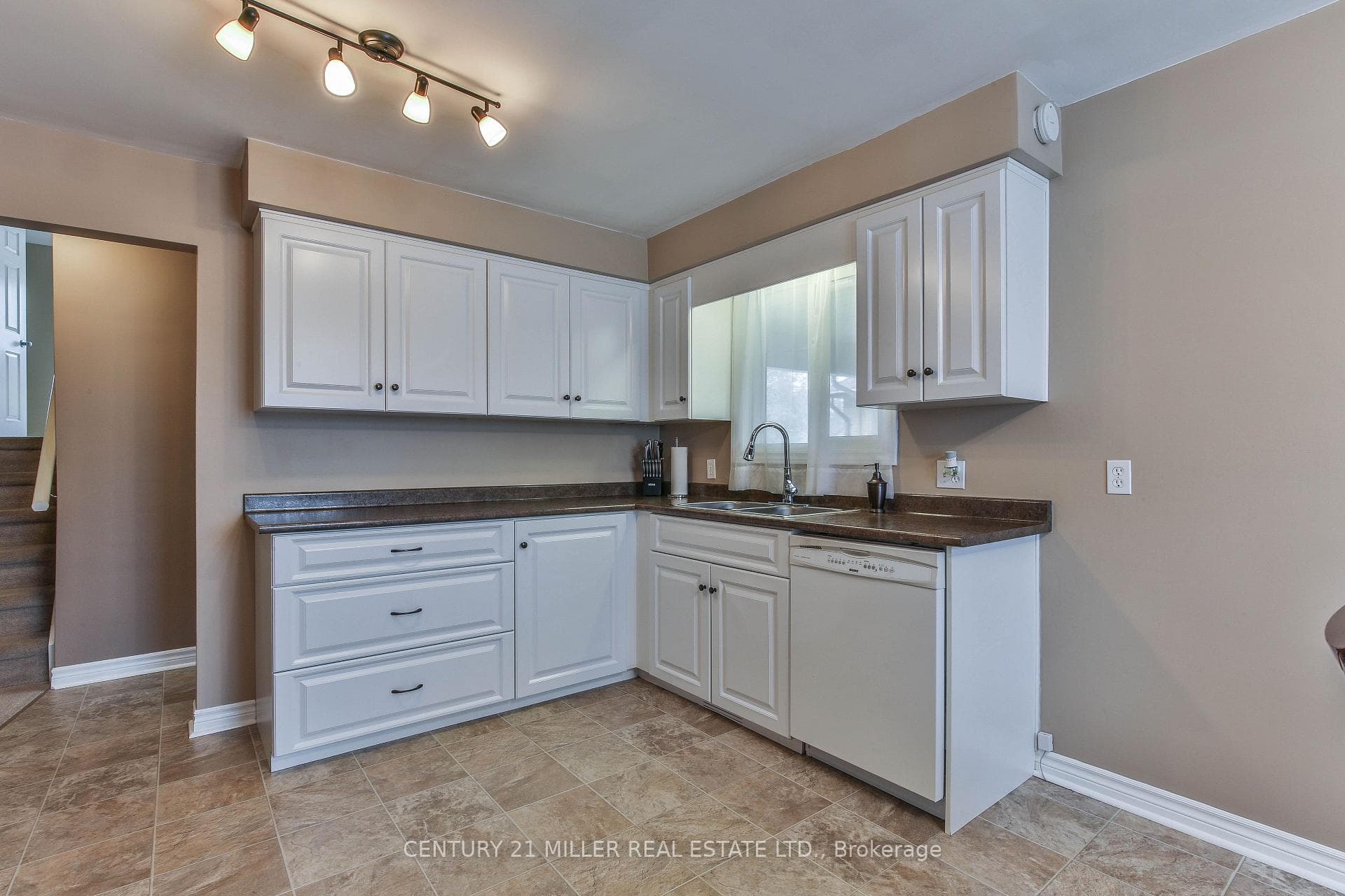 7 Alba Avenue photo 12
