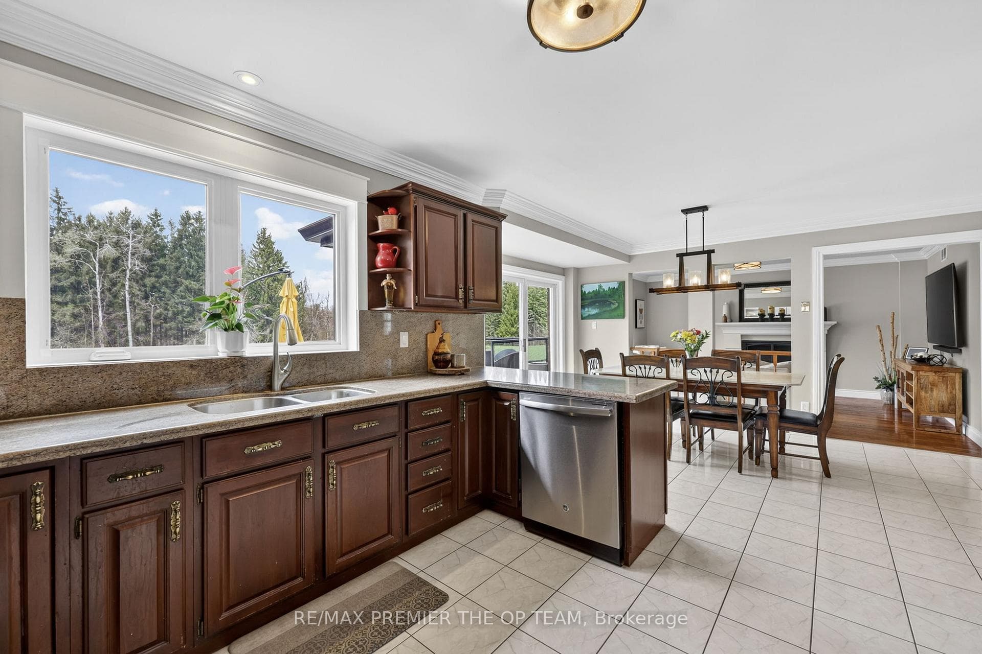 344207 15th Side Road photo 13