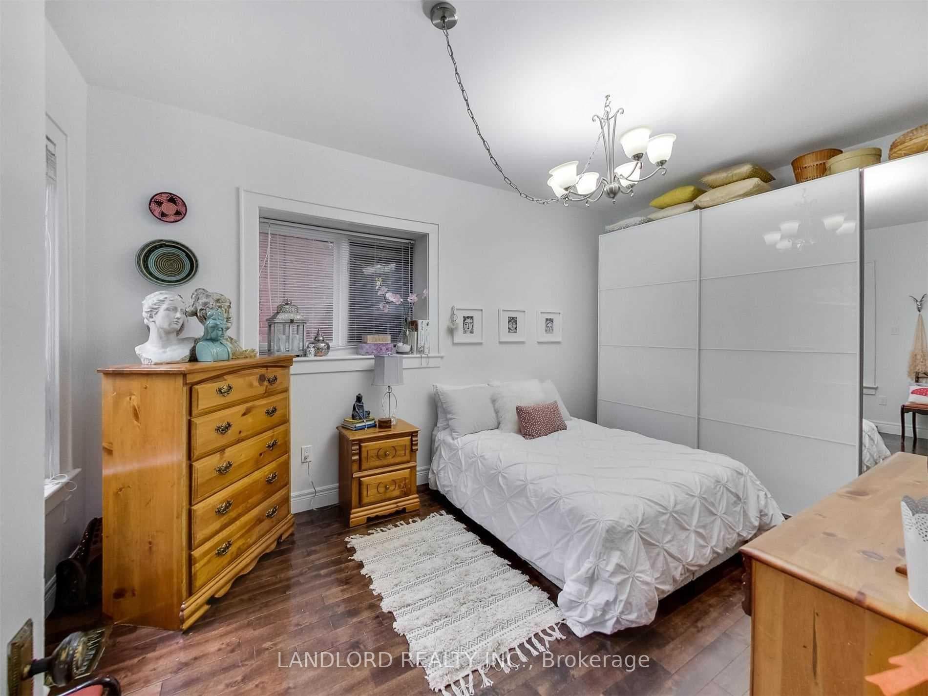 2251 Dundas Street Unit Main Fl photo 9