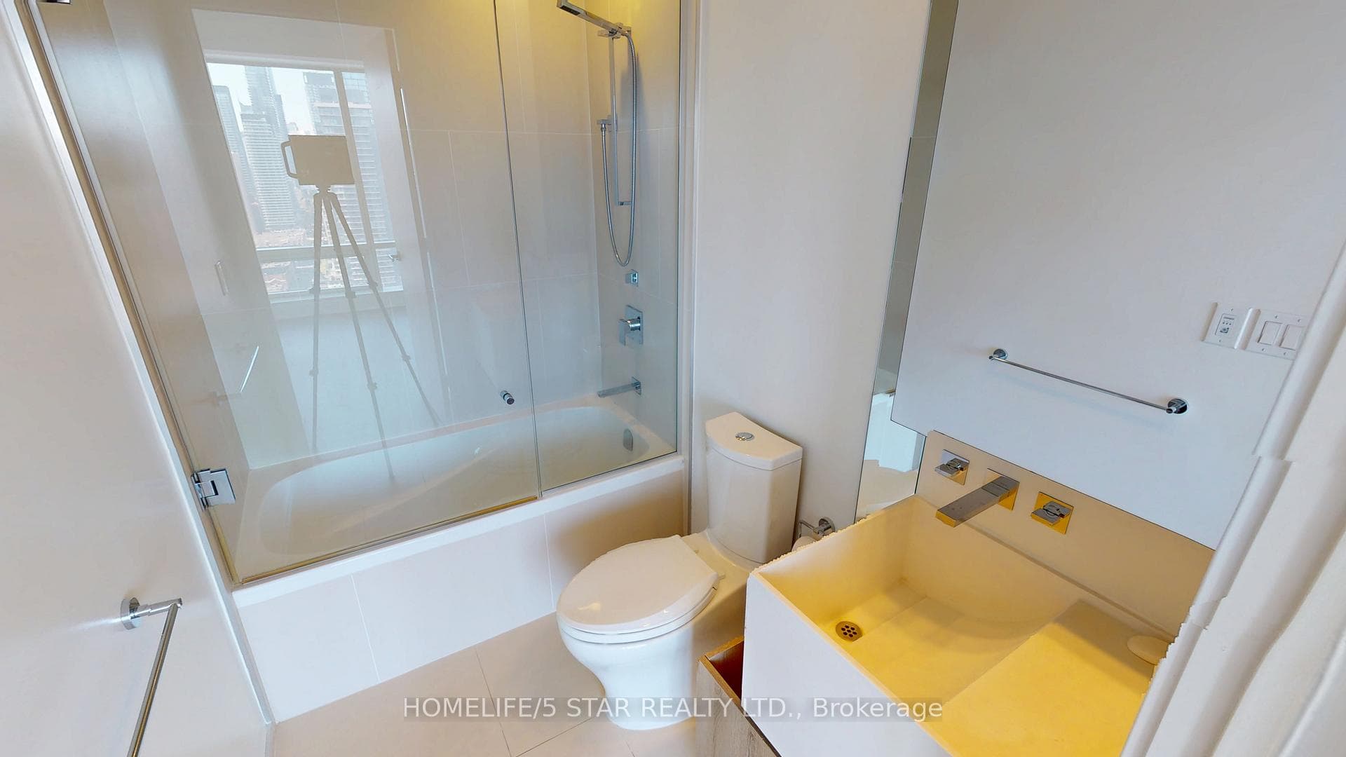 1 Bloor Street Unit 2407 photo 10