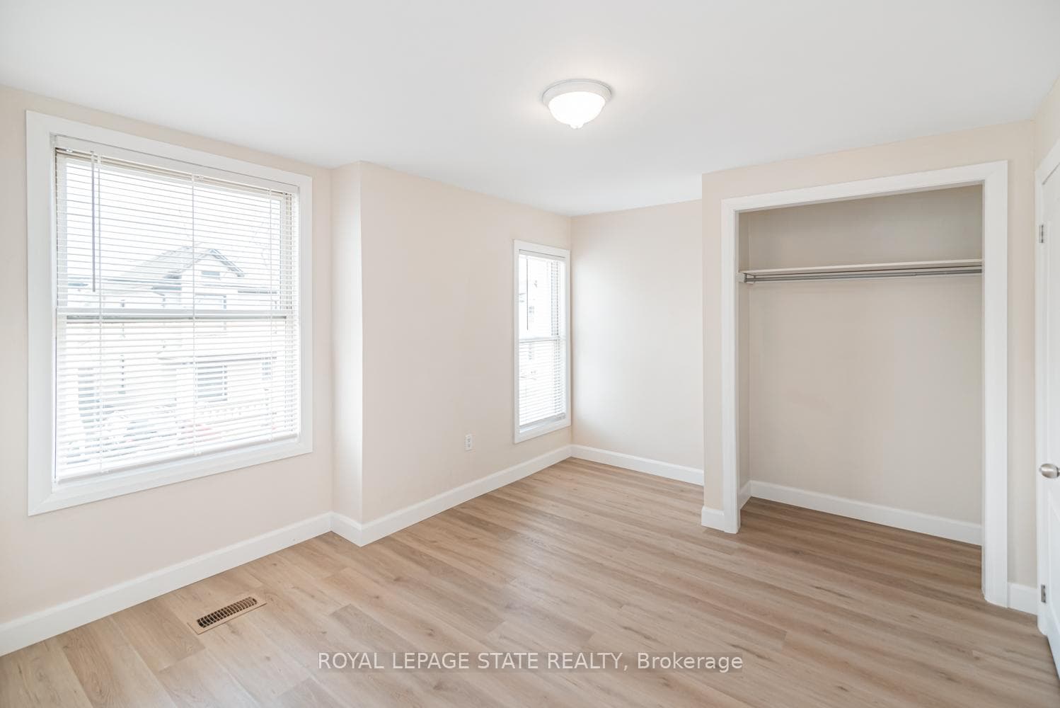 60 Keith Street photo 30