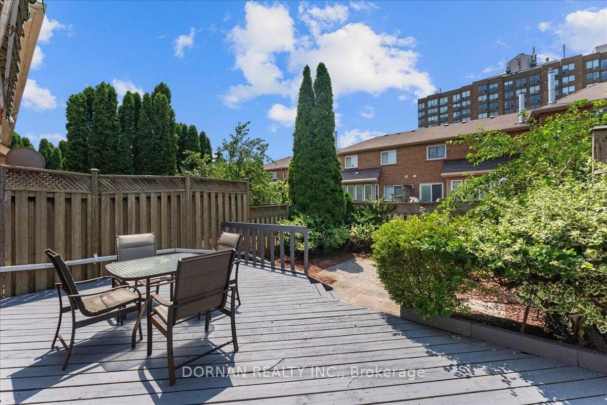 41 Davies Crescent photo 31