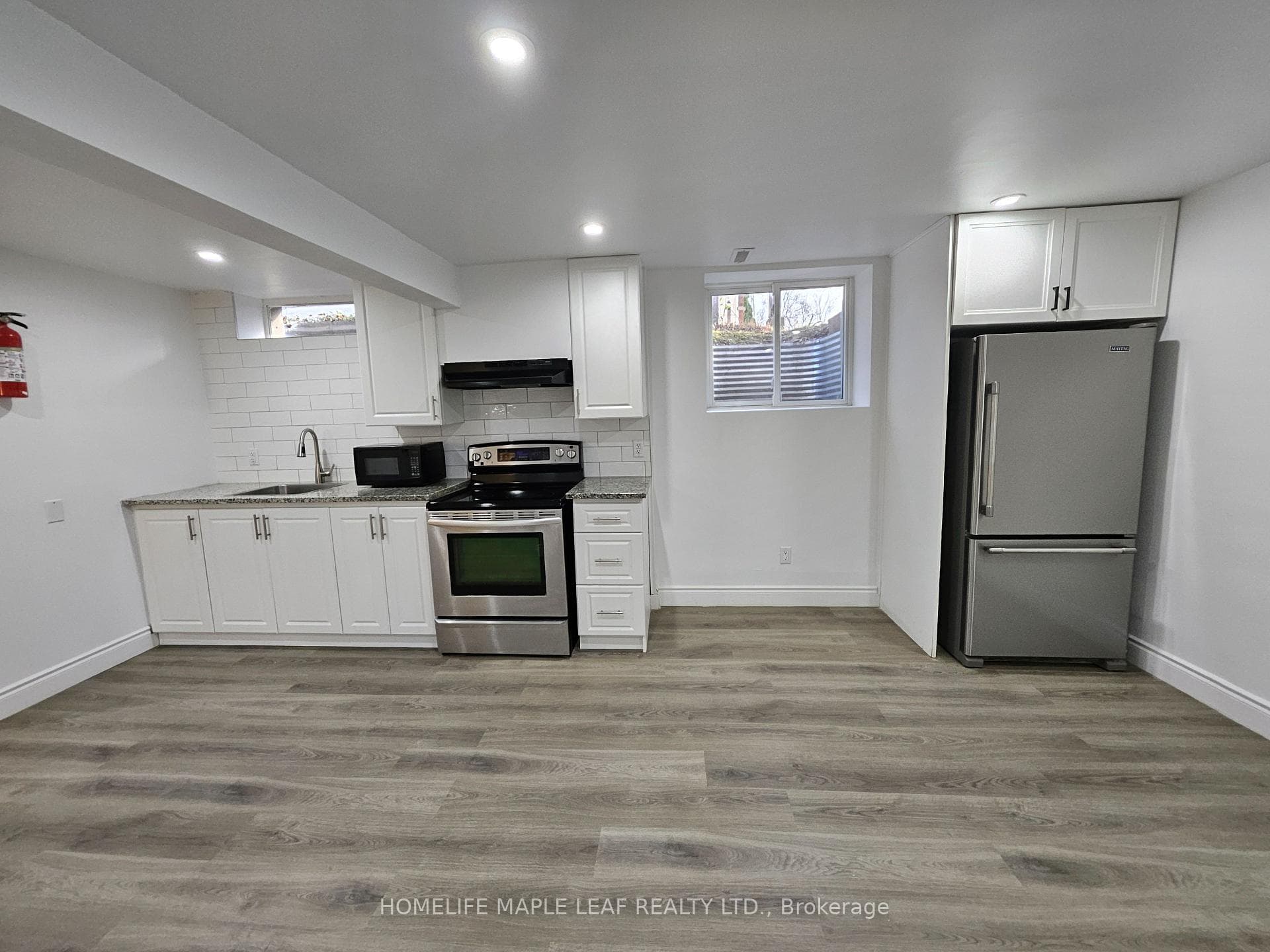 56 Helene Crescent photo 19