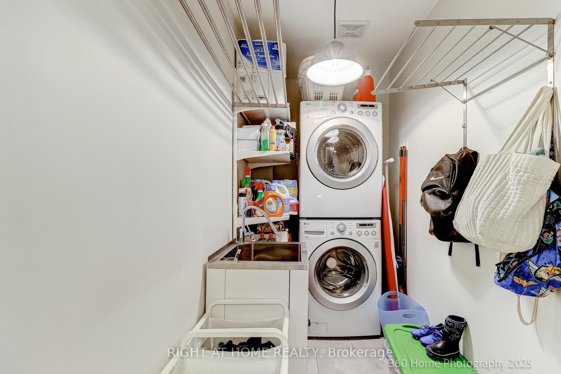 529 Dupont Street photo 15