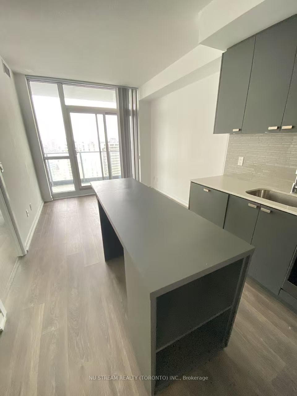 56 Forest Manor Road Unit 1708 photo 5