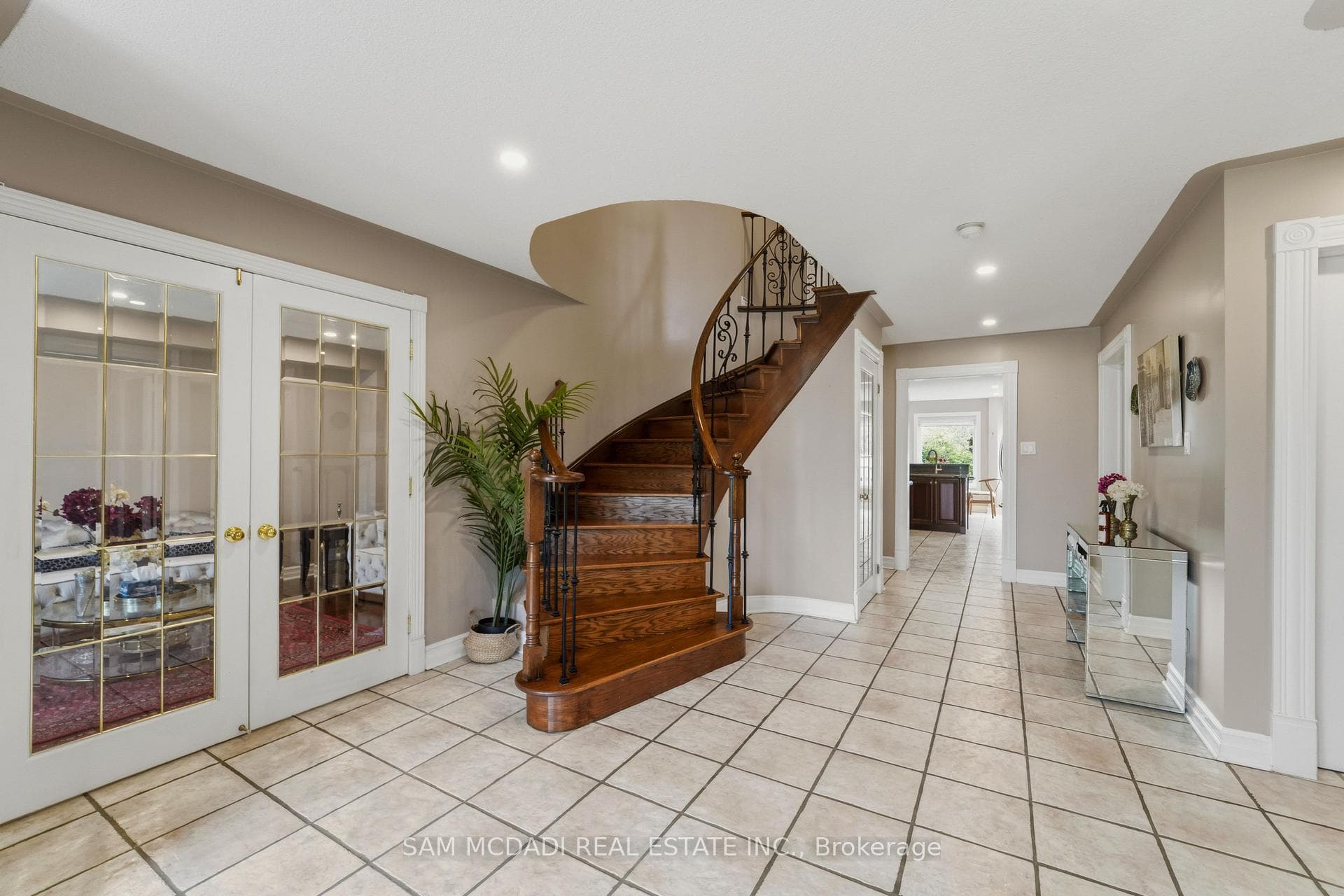 3605 Trelawny Circle photo 4