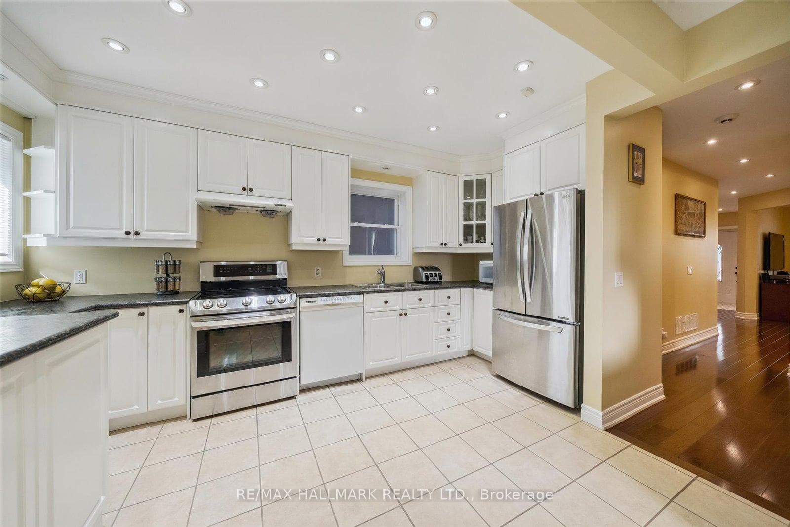 214 Woodbine Avenue photo 14