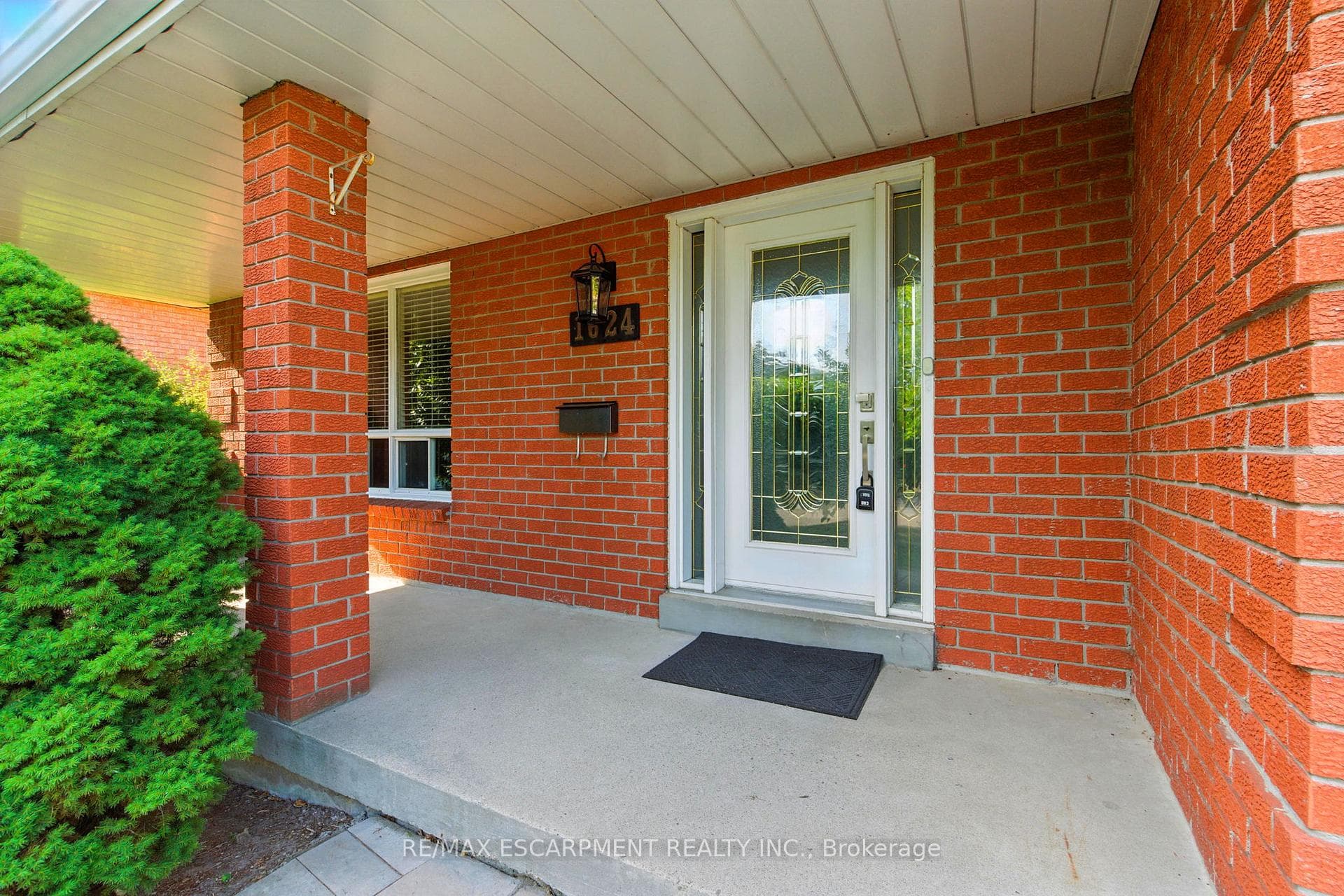 1624 Gallant Drive photo 2