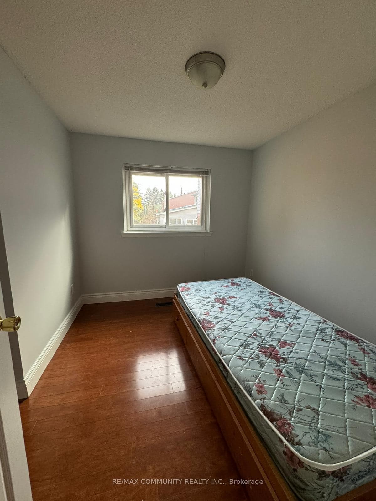 28 Curtis Crescent photo 6