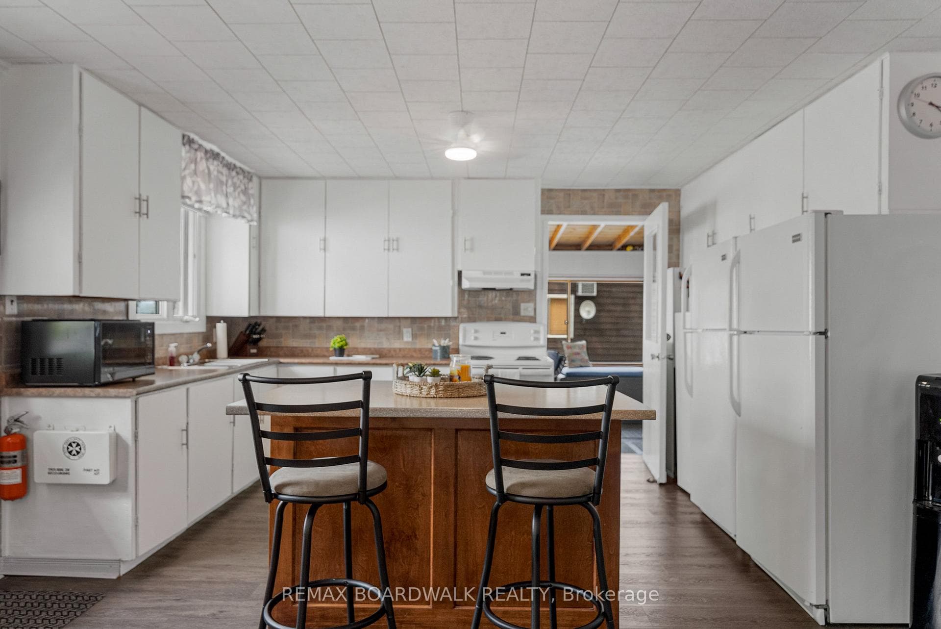 391 Leavoy Lane photo 28
