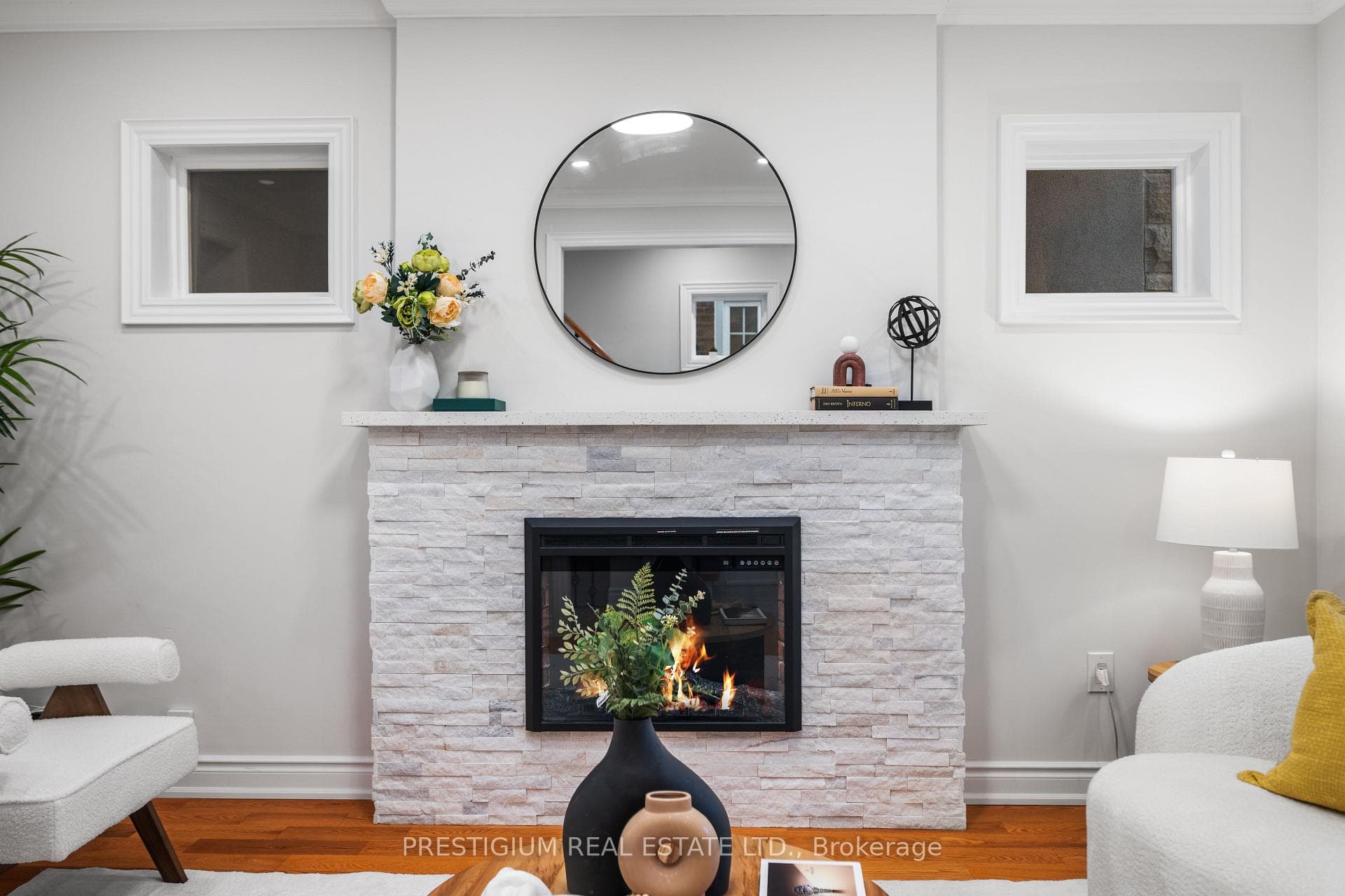 556 Davisville Avenue photo 8