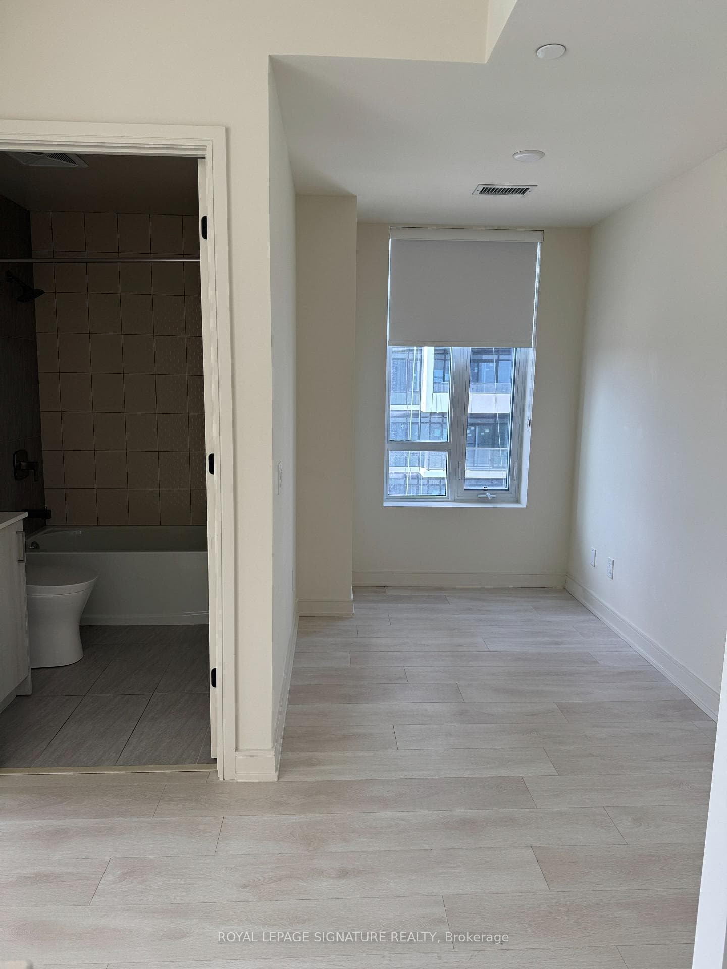8010 Derry Road Unit 1007 photo 13