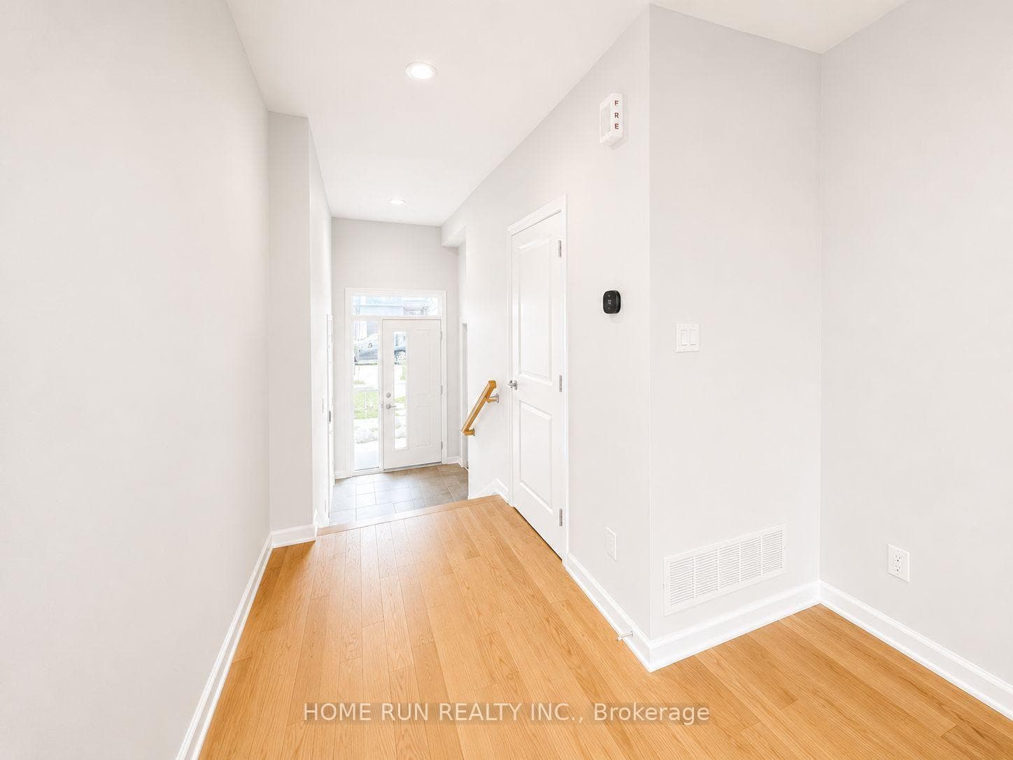 233 Bankside Way photo 2