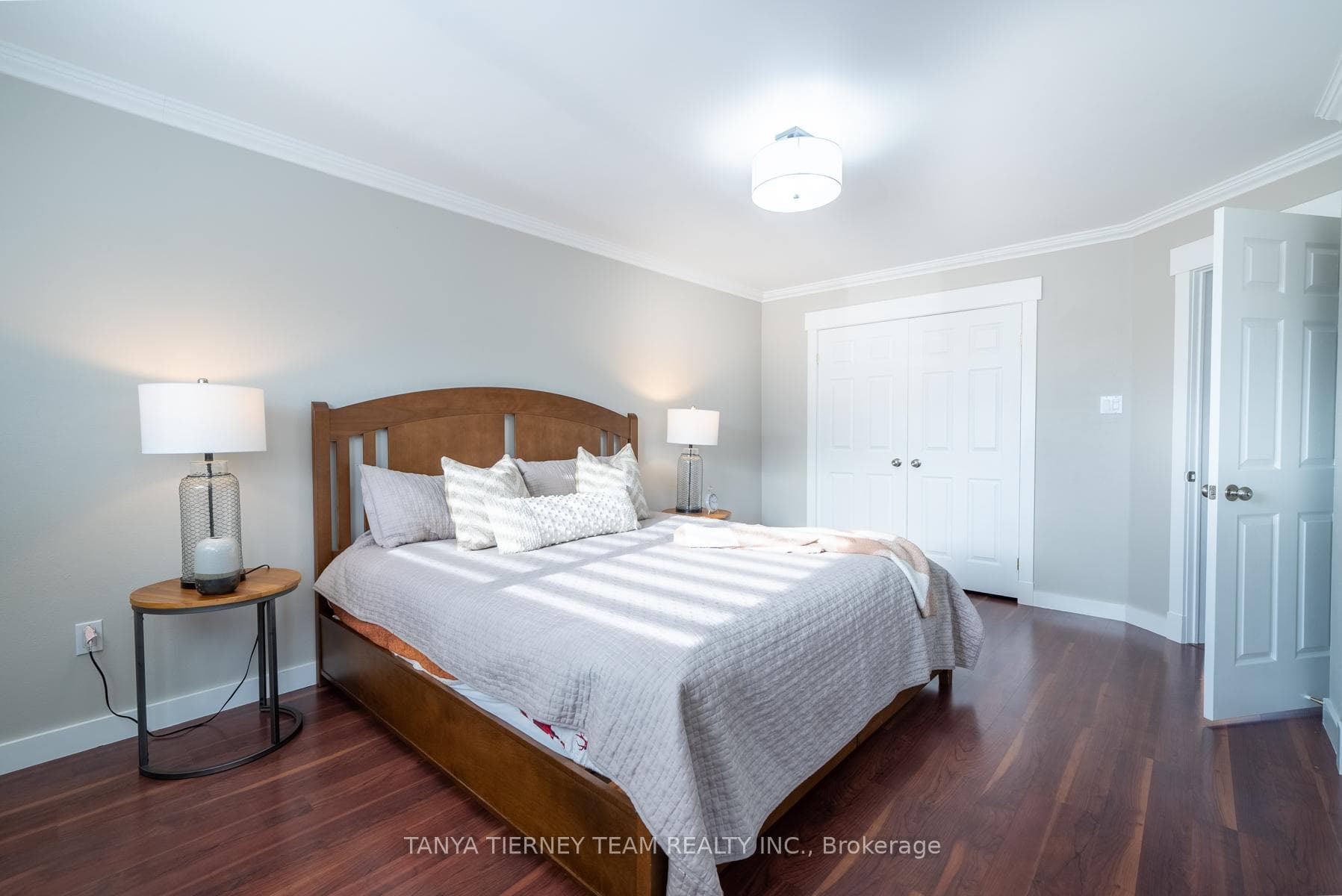 142 Tremount Street photo 14