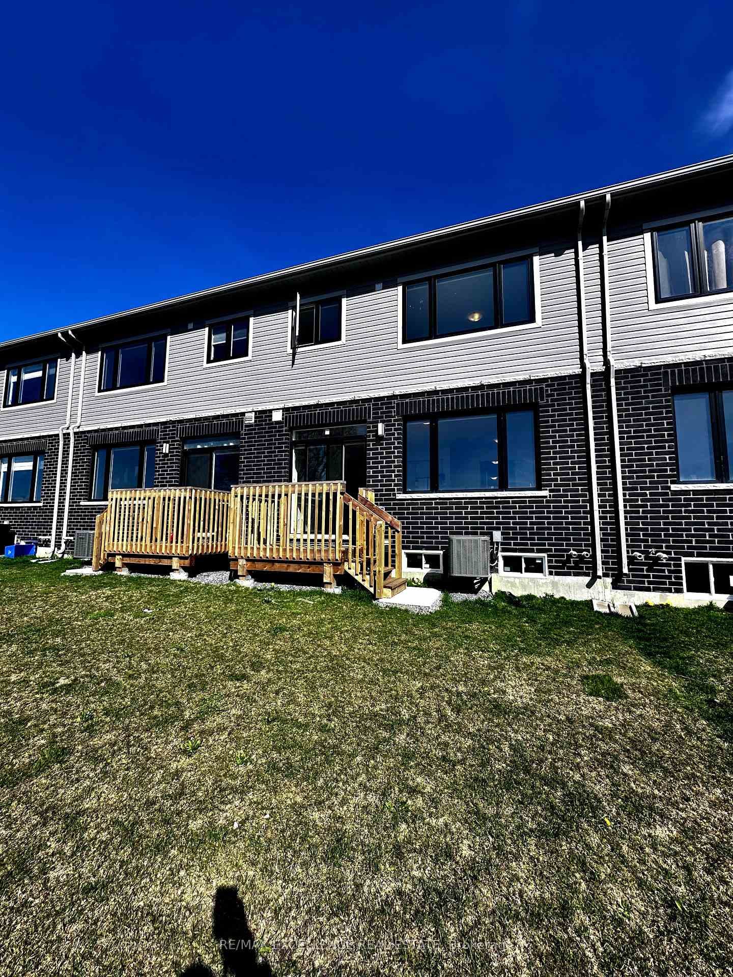 136 Freedom Crescent photo 19