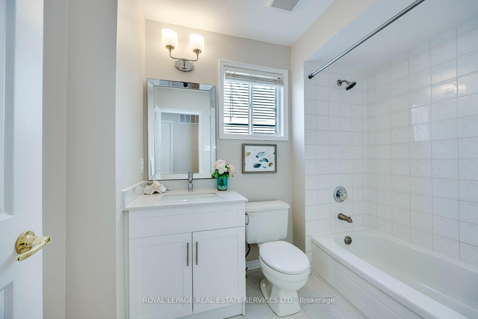 6121 Leeside Crescent photo 31