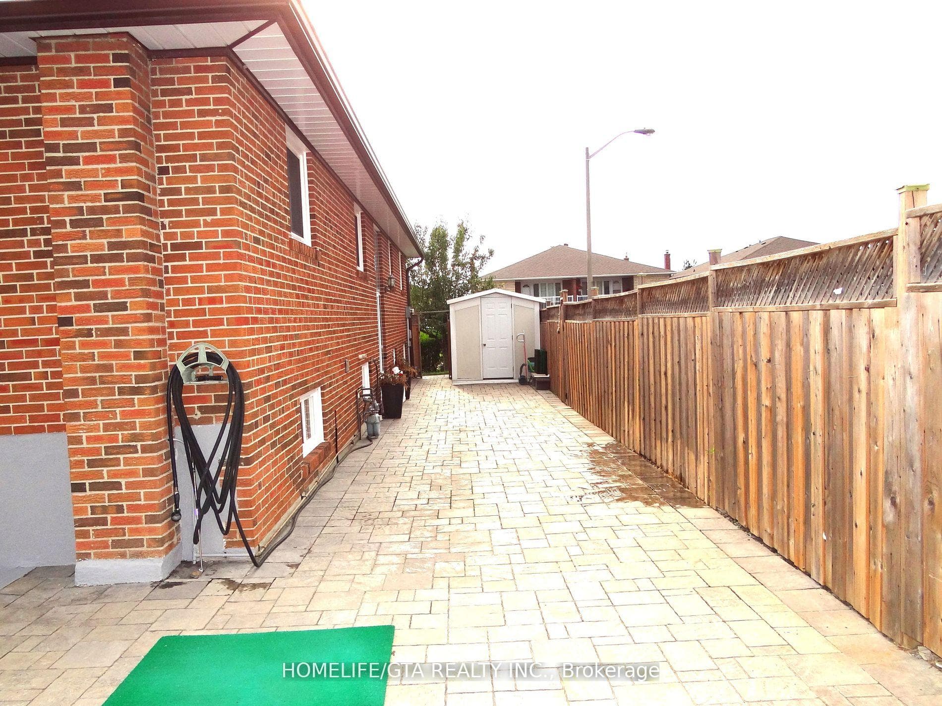 23 Paradelle Crescent photo 16