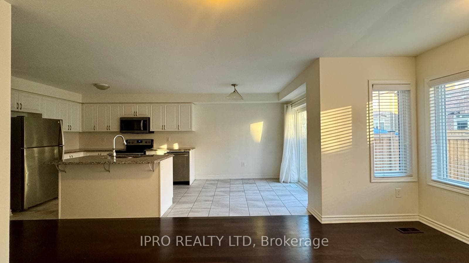 83 Benhurst Crescent photo 3