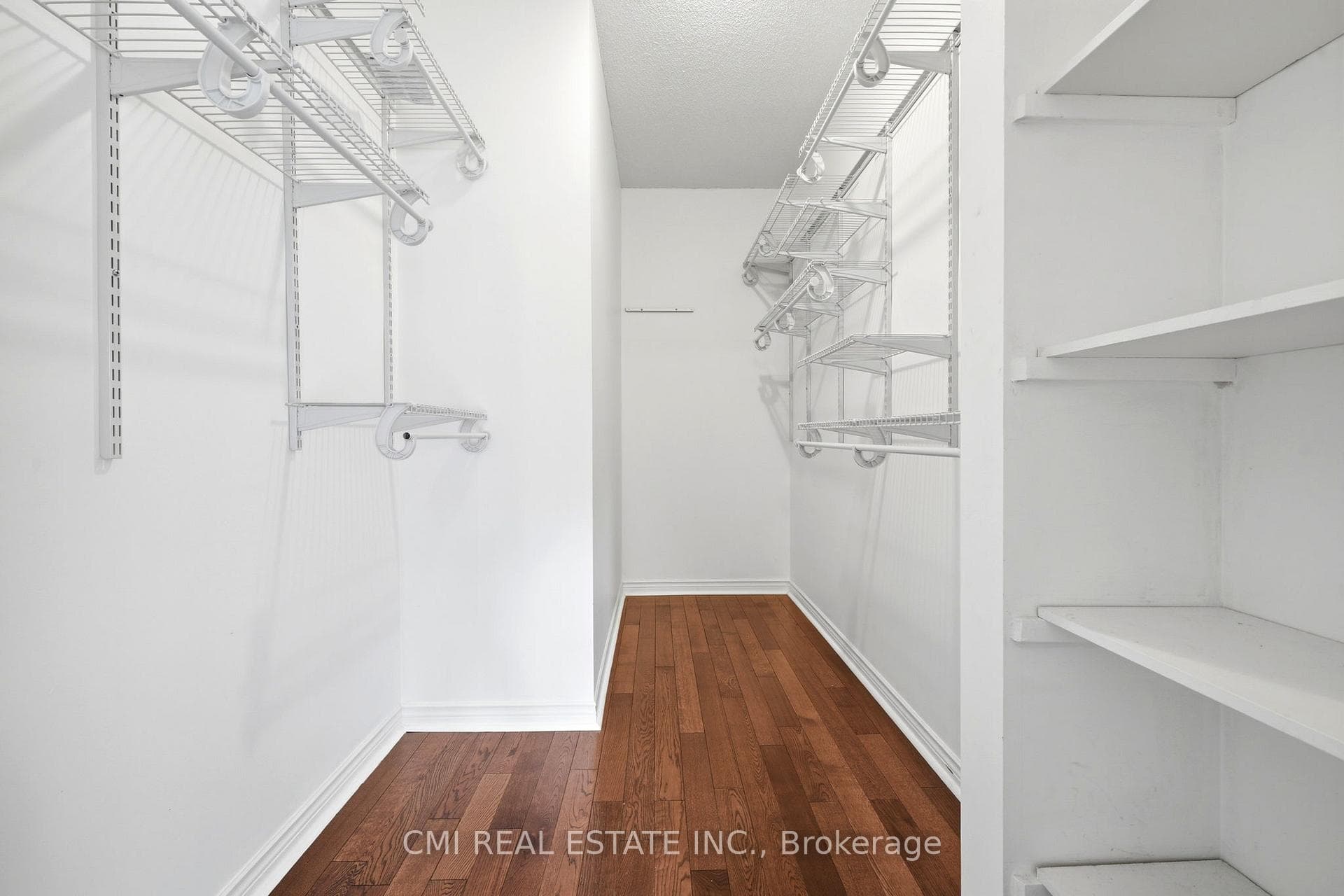 15 Treegrove Circle photo 29