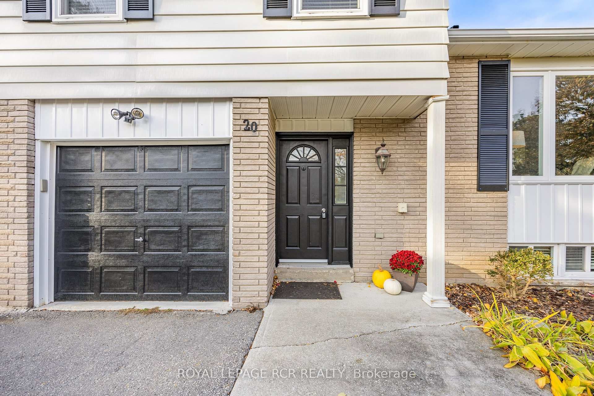 20 JAMIESON Drive photo 2