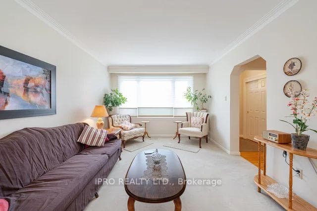 448 Sandmere Place photo 4