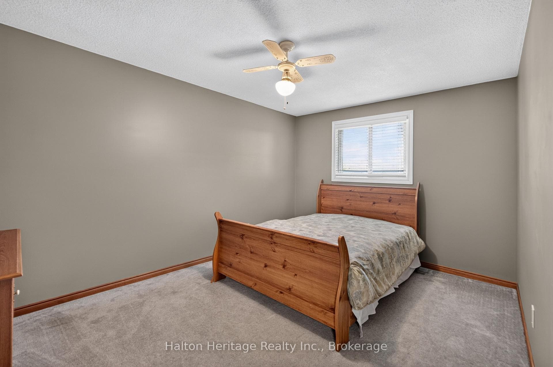 400 Eaglewood Drive photo 14