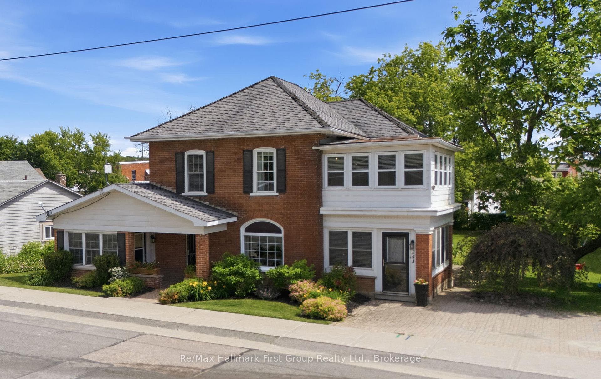 Beautiful Property In Village of Tweed