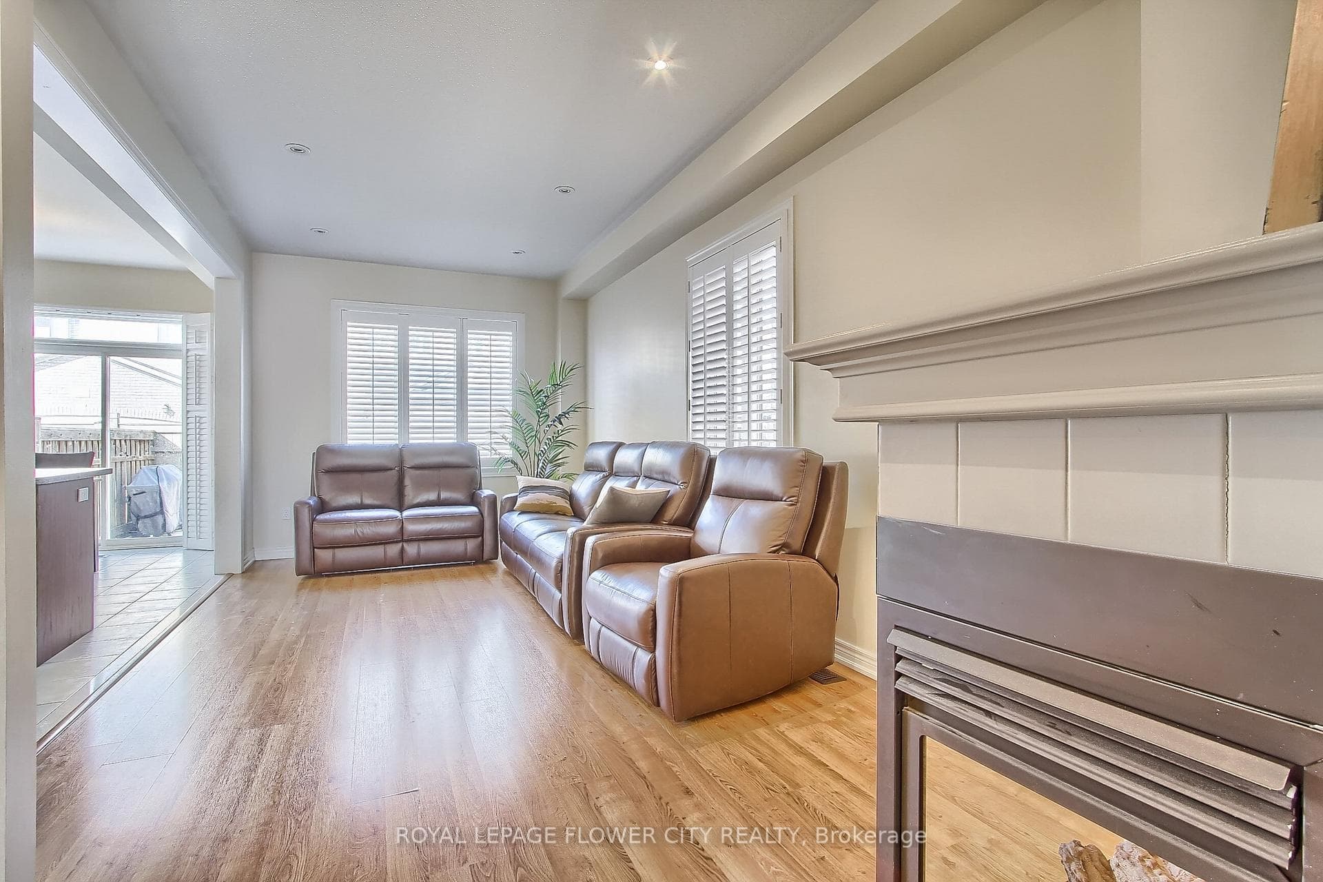 5528 Meadowcrest Avenue photo 10