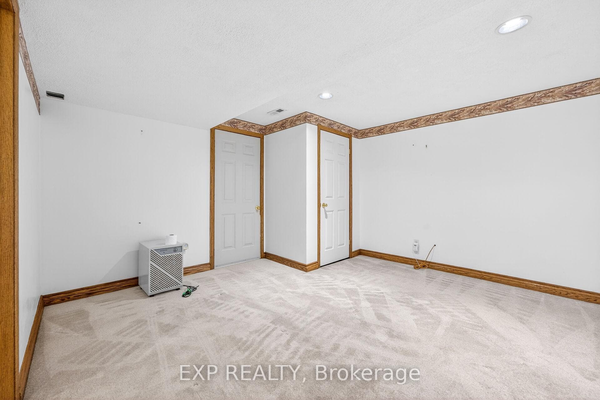 45 Ossington Drive photo 37
