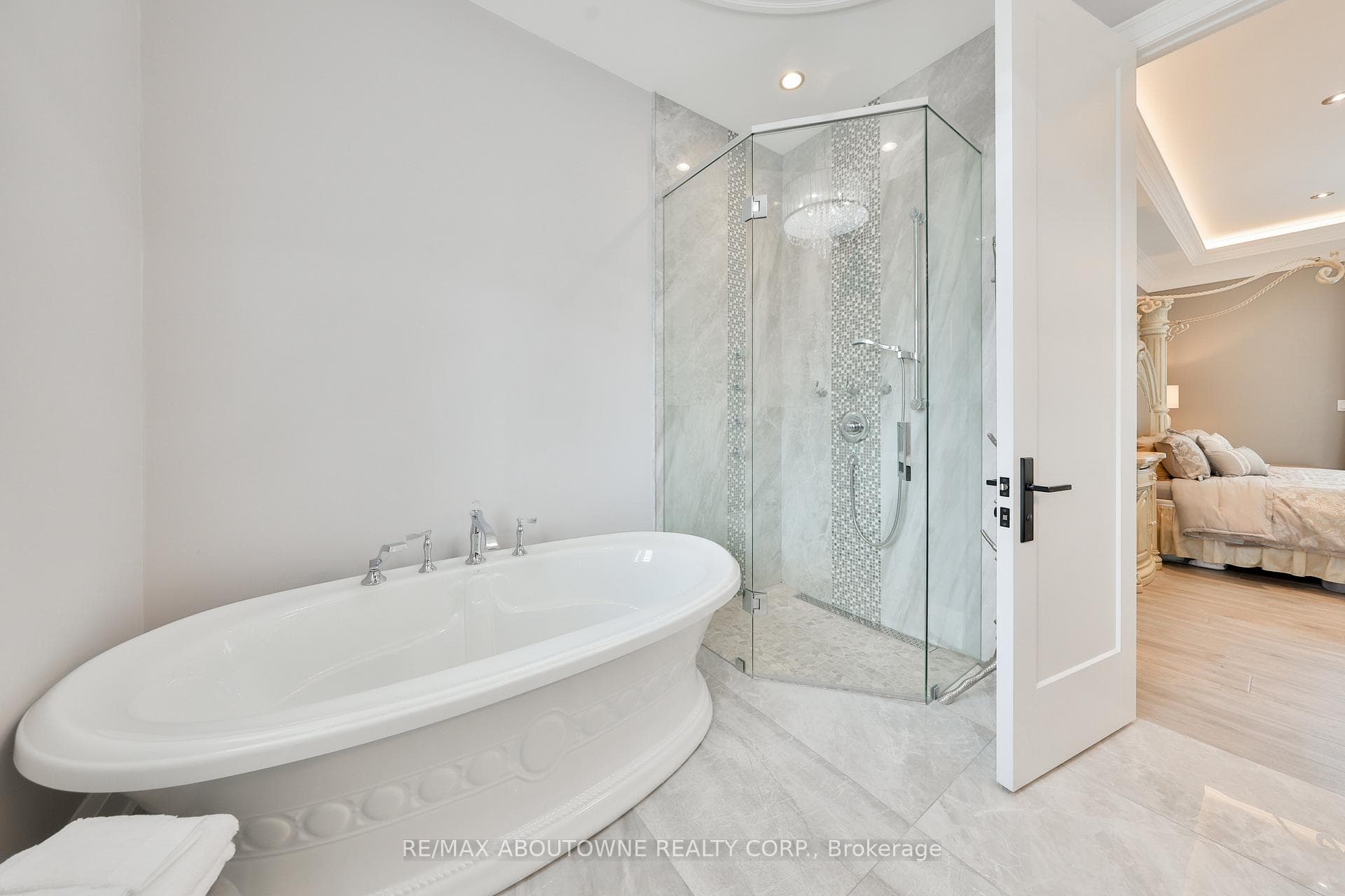 3188 Lakeshore Road photo 23
