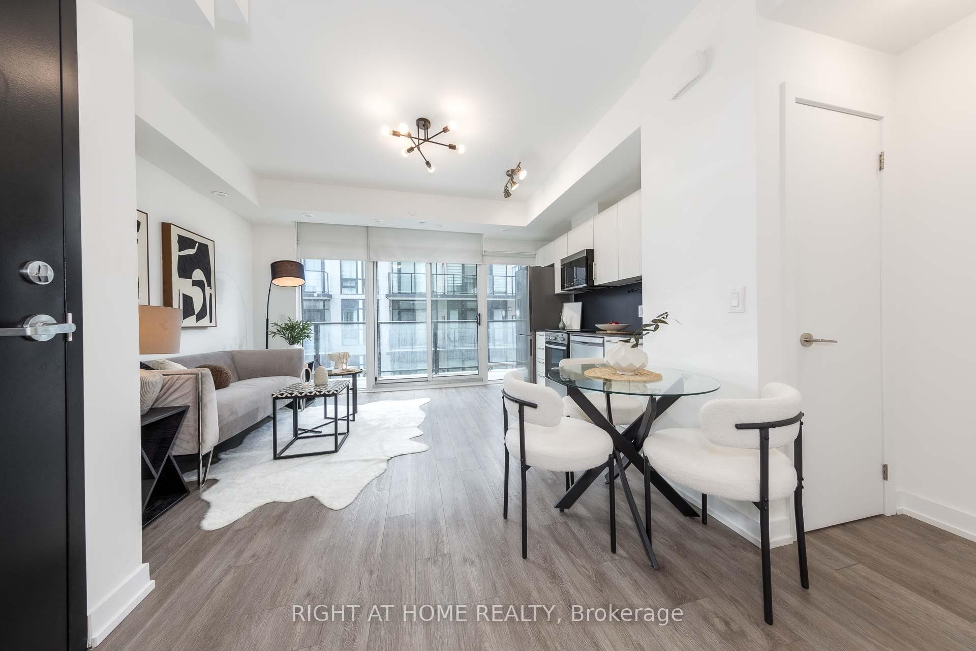 871 Sheppard Avenue Unit 33 photo 3